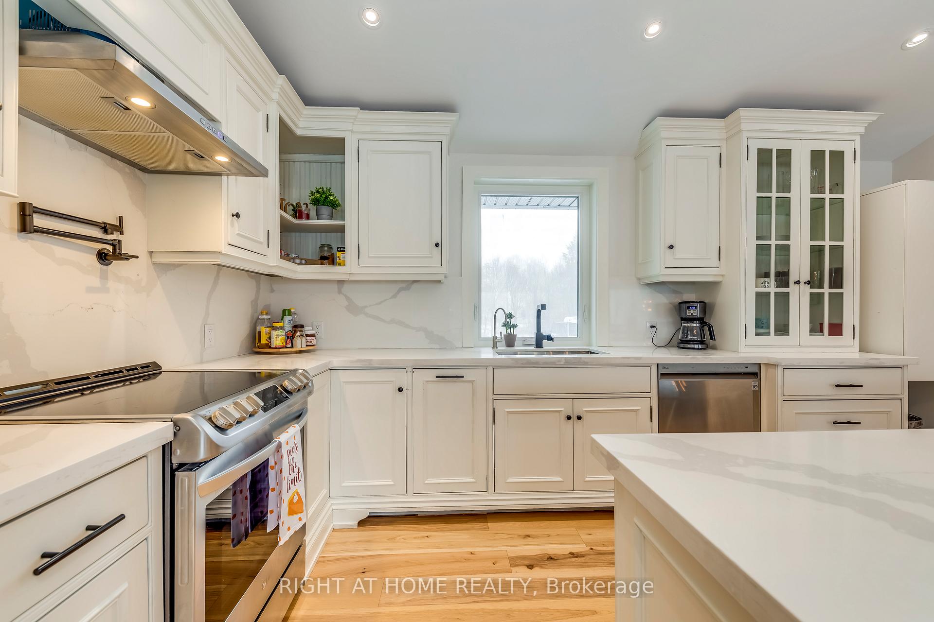 Photo 10 of 146 7th Concession Road E, Hamilton, Rural Flamborough — HOMEH