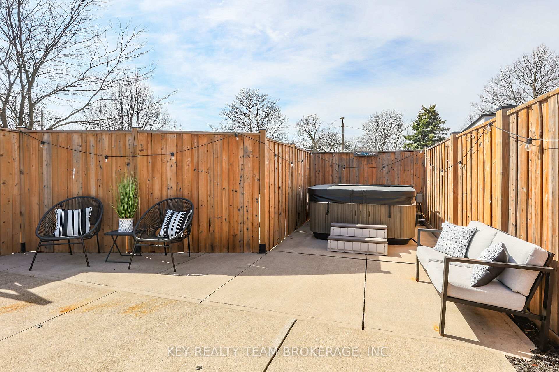 Photo 9 of 13 Marsdale Drive, St. Catharines, Glendale/Glenridge — HOMEH