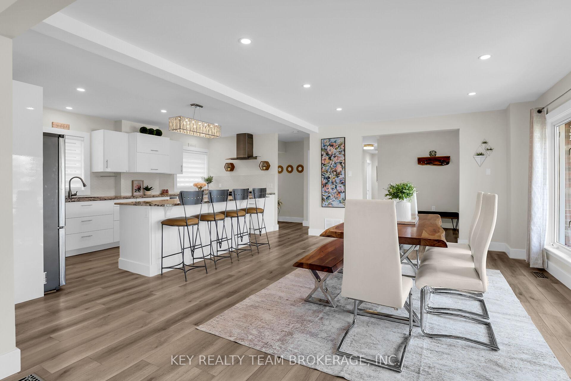 Photo 14 of 13 Marsdale Drive, St. Catharines, Glendale/Glenridge — HOMEH