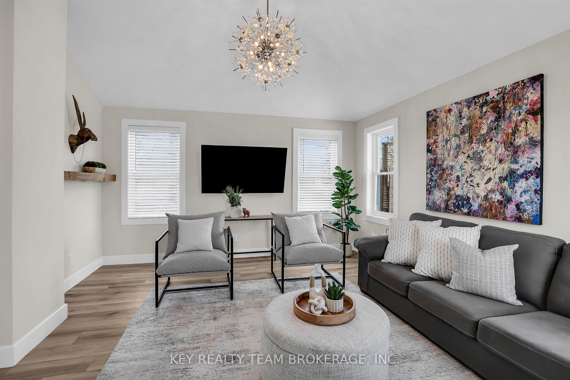 Photo 21 of 13 Marsdale Drive, St. Catharines, Glendale/Glenridge — HOMEH