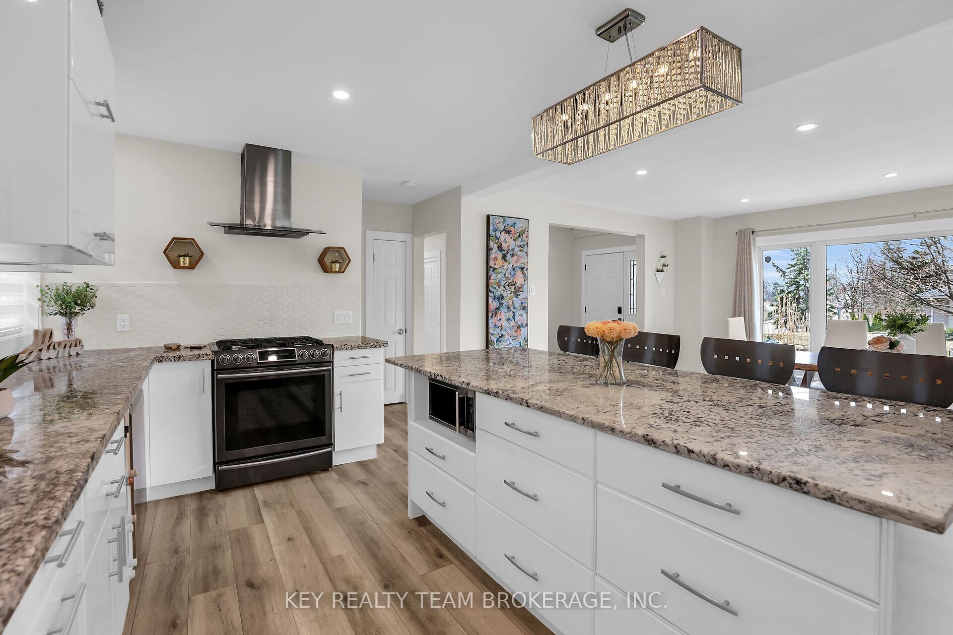 Photo 24 of 13 Marsdale Drive, St. Catharines, Glendale/Glenridge — HOMEH