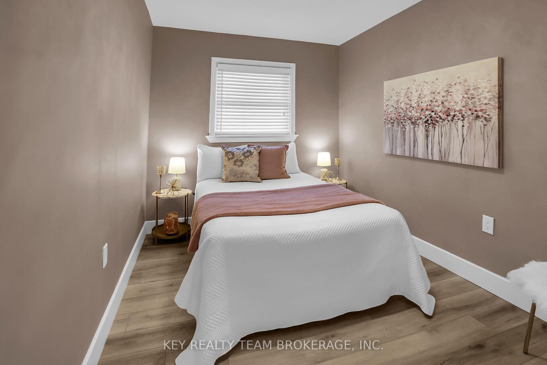 Photo 27 of 13 Marsdale Drive, St. Catharines, Glendale/Glenridge — HOMEH