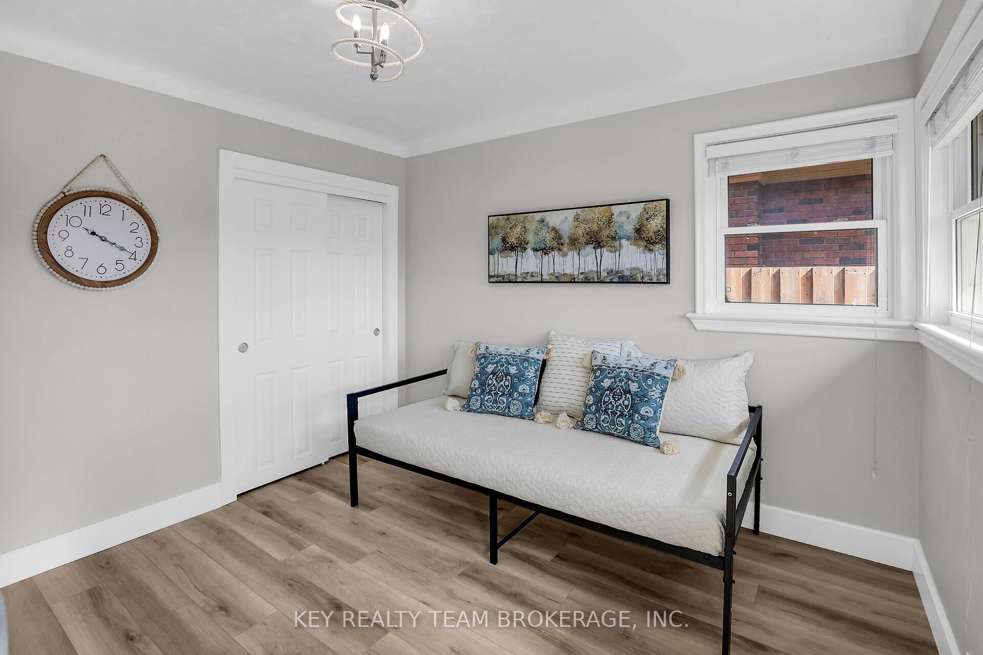 Photo 29 of 13 Marsdale Drive, St. Catharines, Glendale/Glenridge — HOMEH