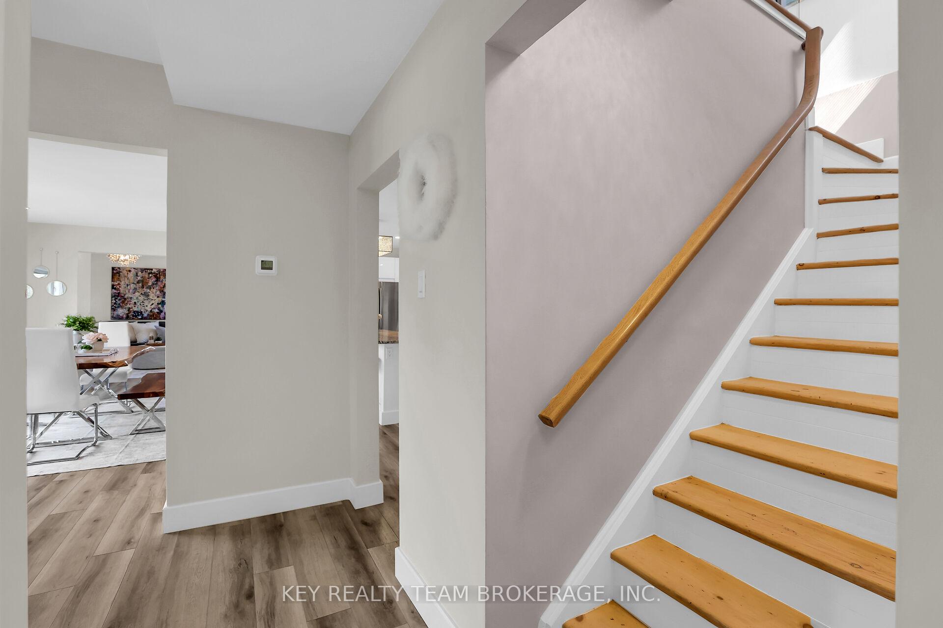 Photo 32 of 13 Marsdale Drive, St. Catharines, Glendale/Glenridge — HOMEH