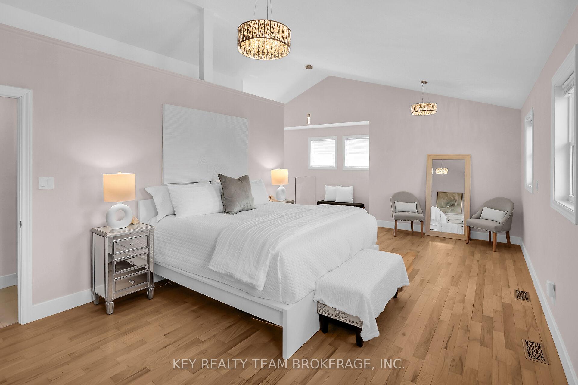 Photo 34 of 13 Marsdale Drive, St. Catharines, Glendale/Glenridge — HOMEH