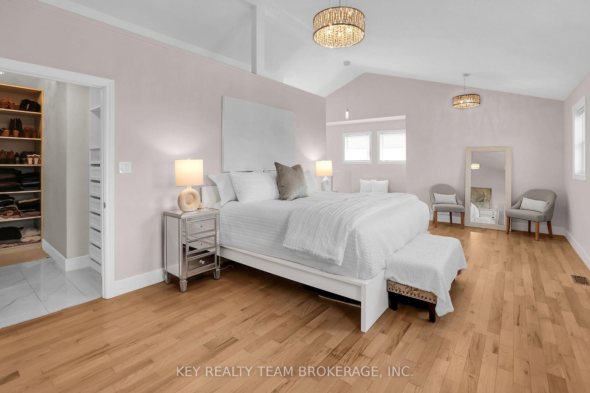 Photo 36 of 13 Marsdale Drive, St. Catharines, Glendale/Glenridge — HOMEH