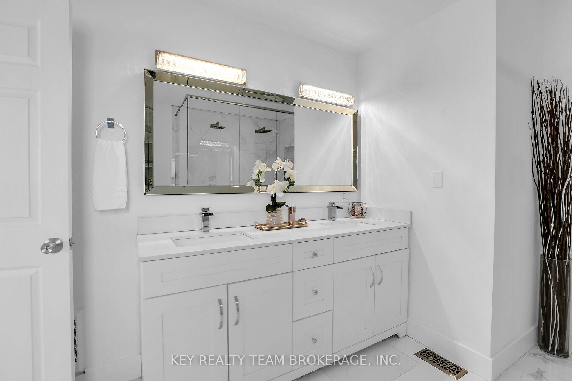Photo 39 of 13 Marsdale Drive, St. Catharines, Glendale/Glenridge — HOMEH