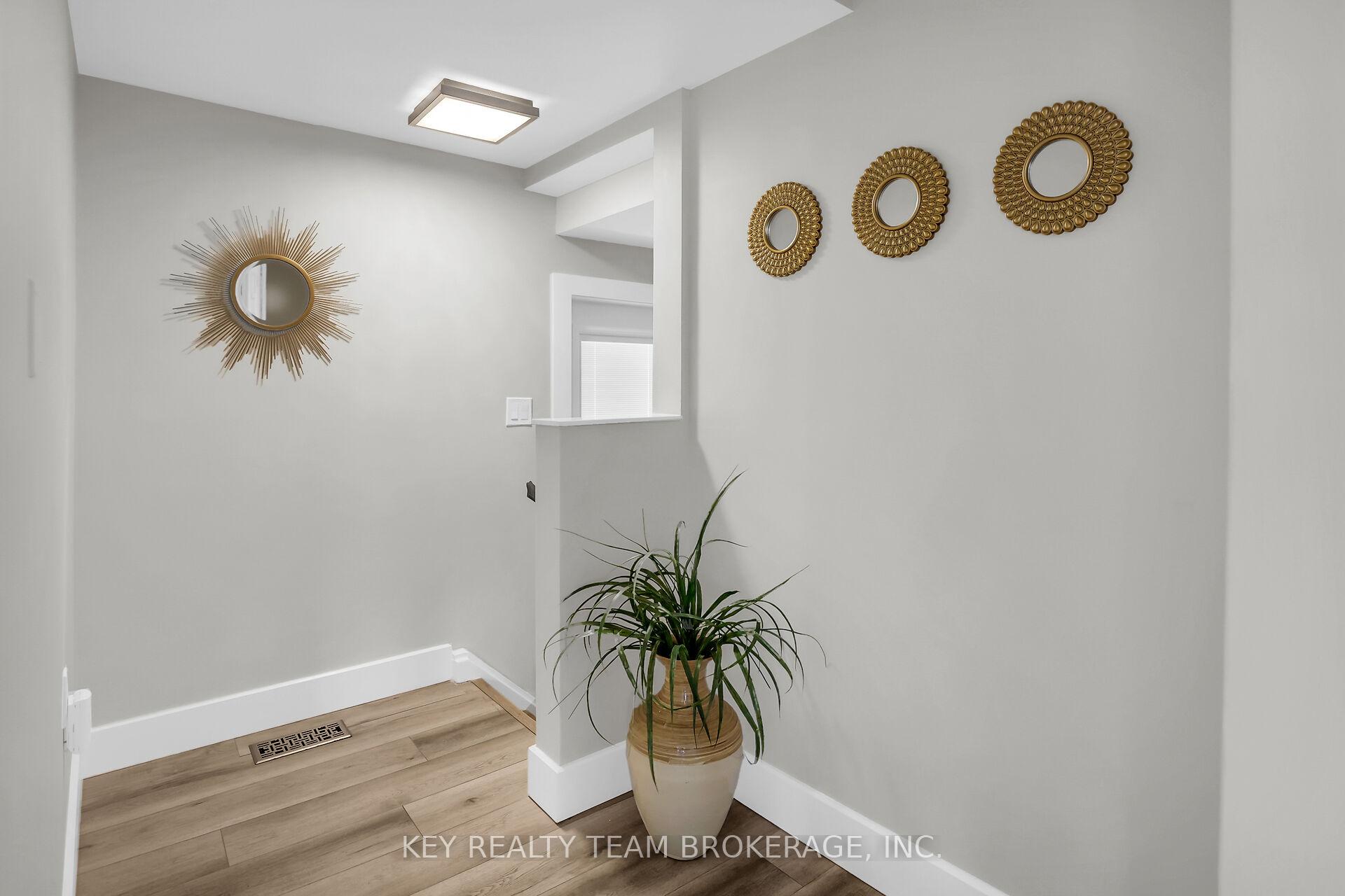 Photo 42 of 13 Marsdale Drive, St. Catharines, Glendale/Glenridge — HOMEH
