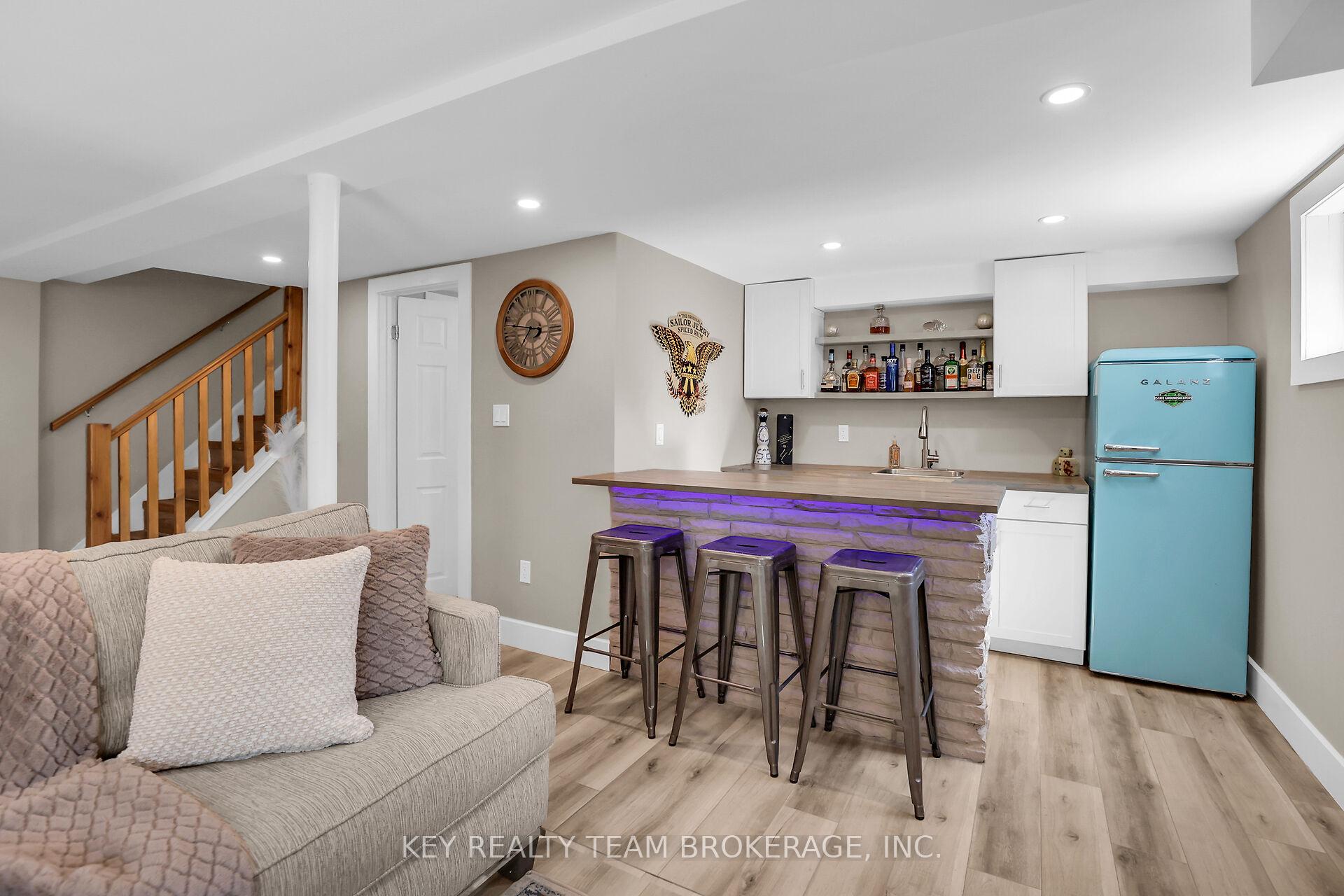 Photo 45 of 13 Marsdale Drive, St. Catharines, Glendale/Glenridge — HOMEH