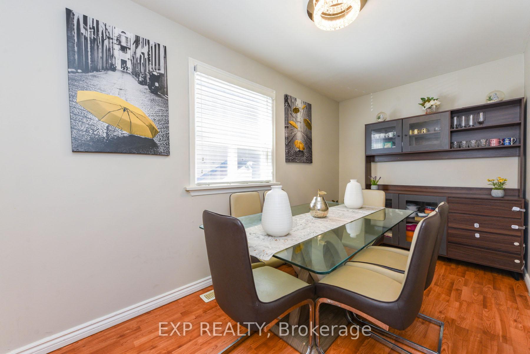 Photo 9 of 40 Corby Crescent, Brampton, Brampton South — HOMEH