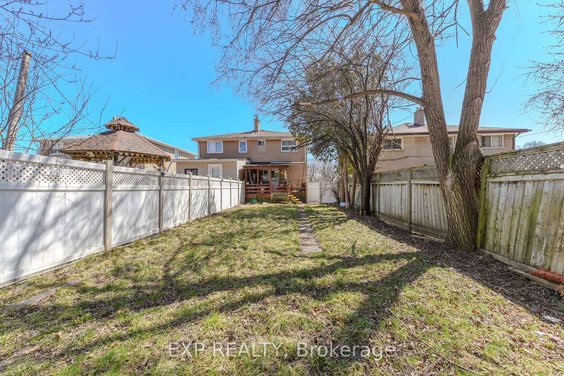 Photo 32 of 40 Corby Crescent, Brampton, Brampton South — HOMEH