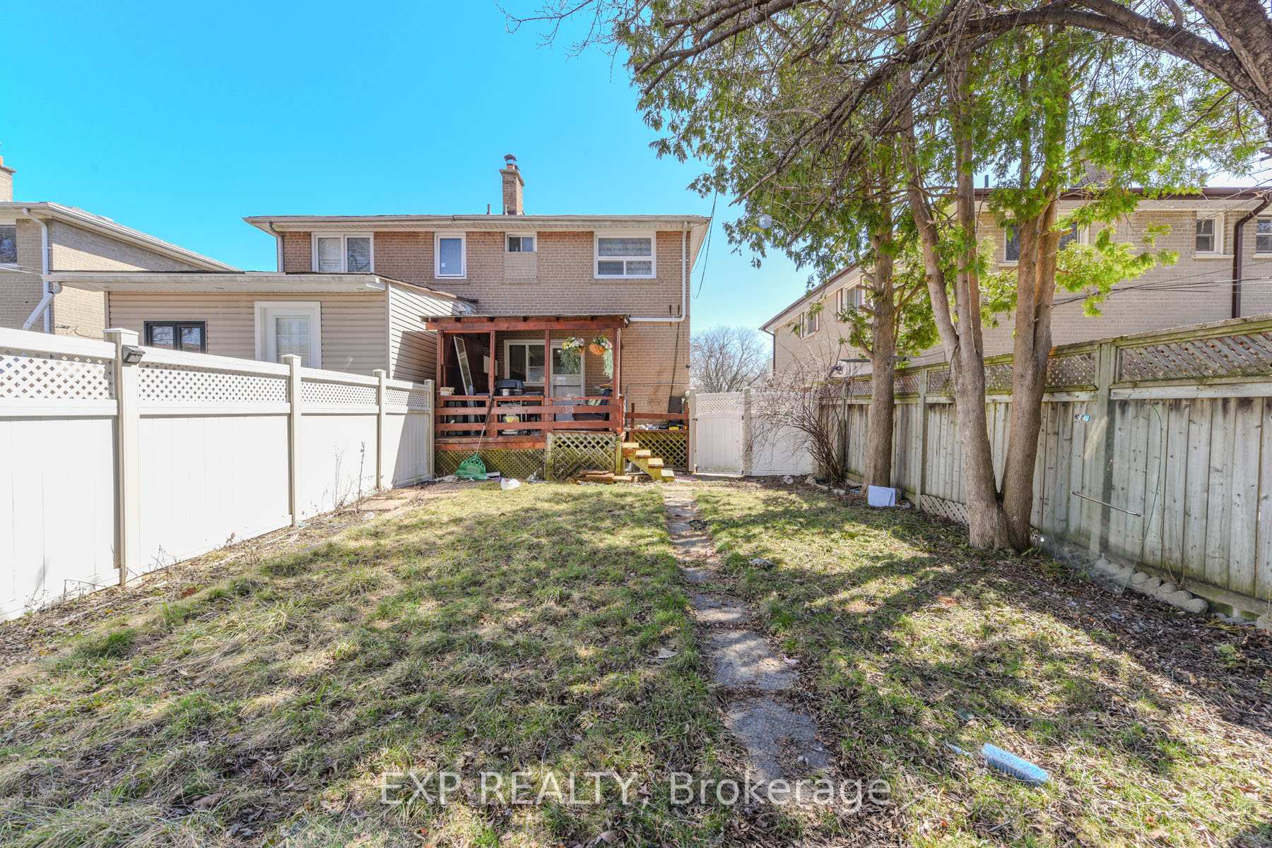 Photo 33 of 40 Corby Crescent, Brampton, Brampton South — HOMEH