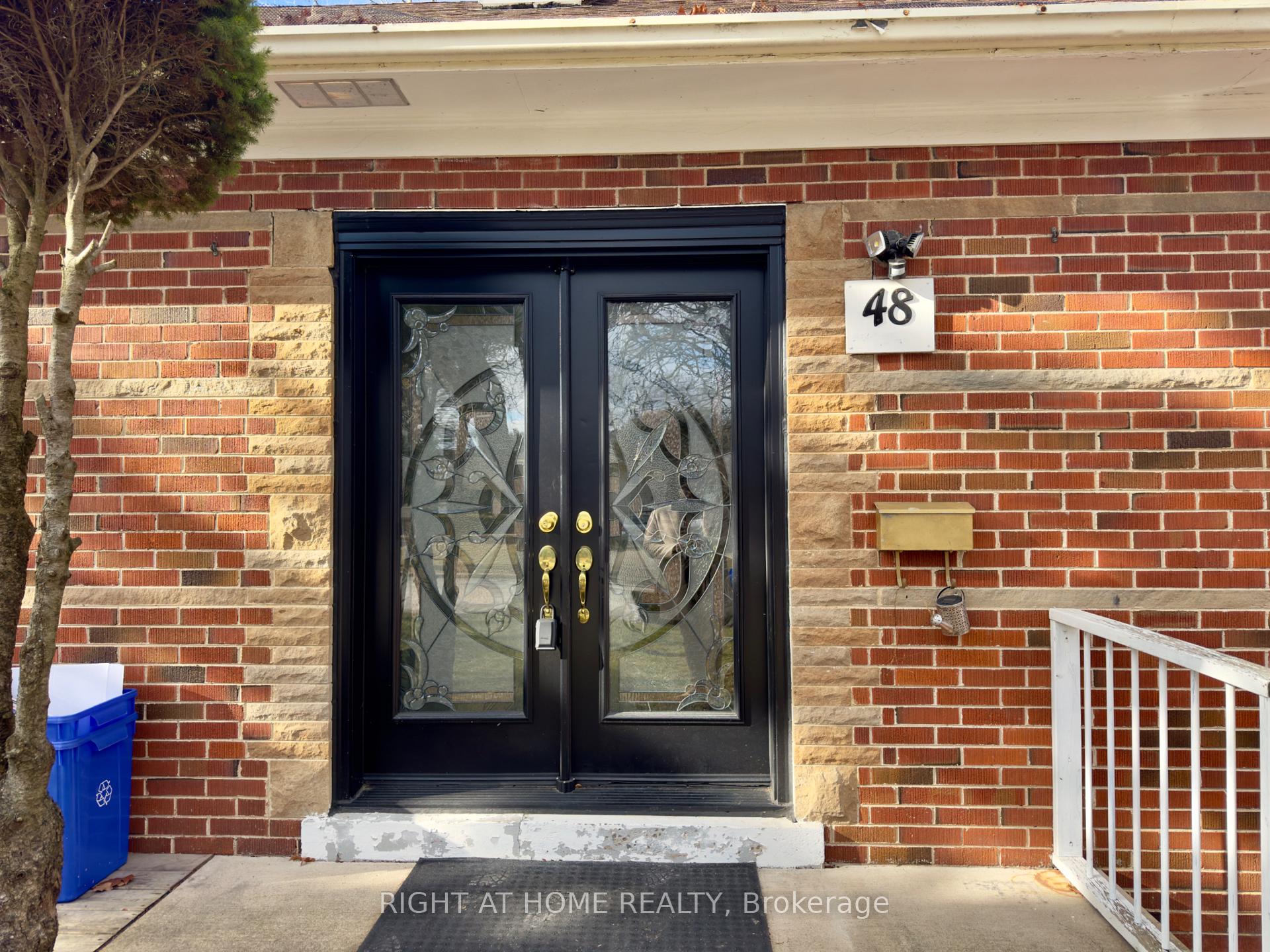 Photo 2 of 48 Masterson Drive, St. Catharines, Glendale/Glenridge — HOMEH