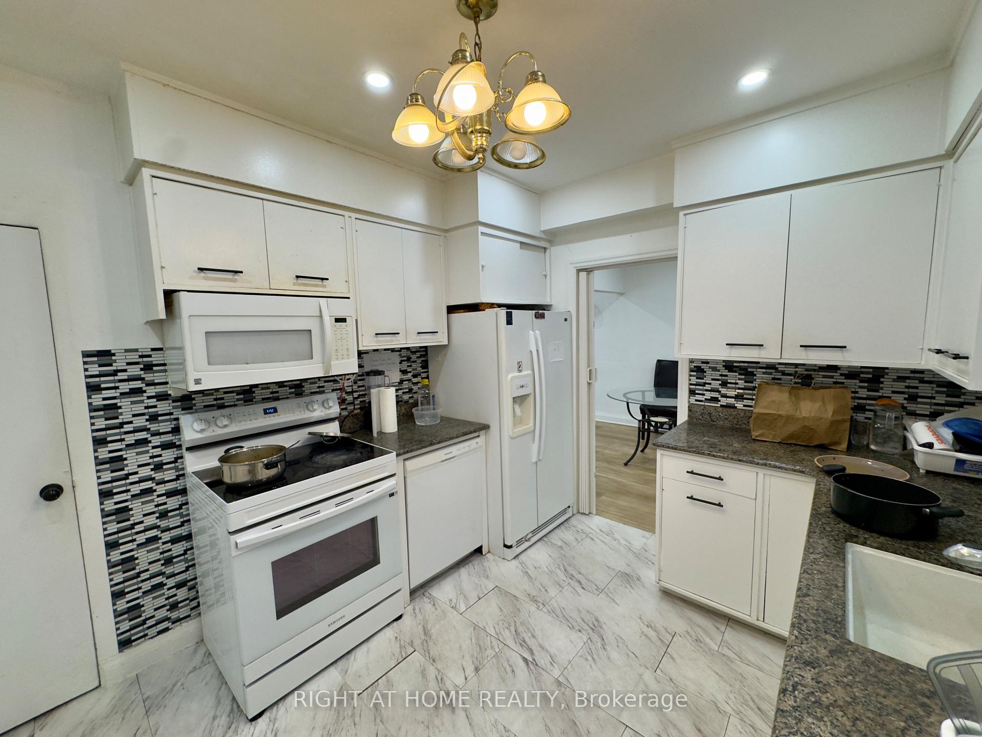 Photo 4 of 48 Masterson Drive, St. Catharines, Glendale/Glenridge — HOMEH