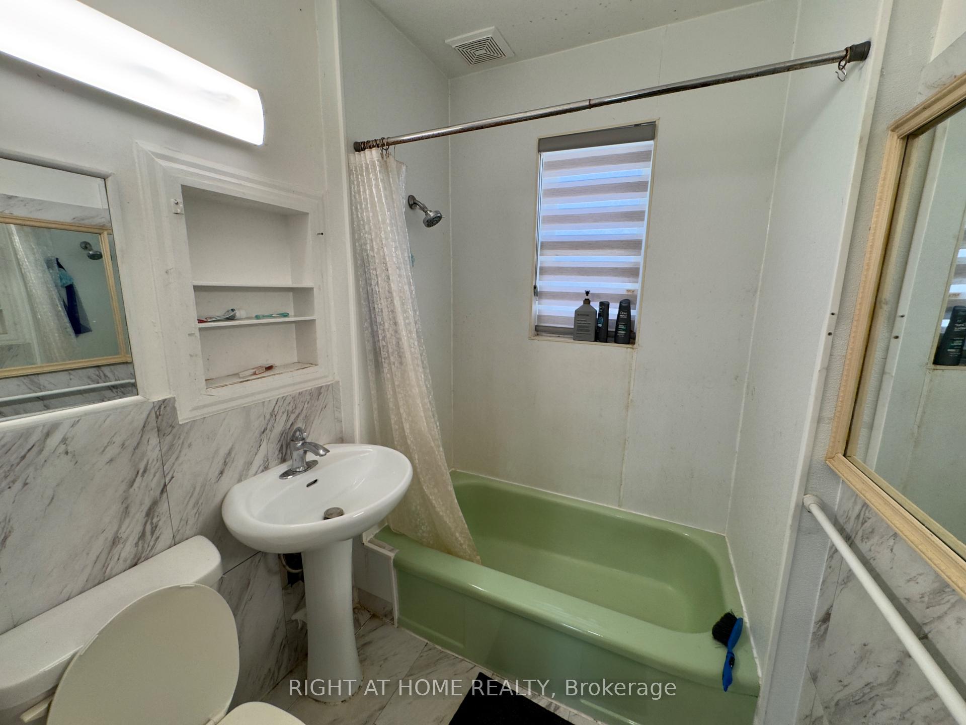 Photo 6 of 48 Masterson Drive, St. Catharines, Glendale/Glenridge — HOMEH