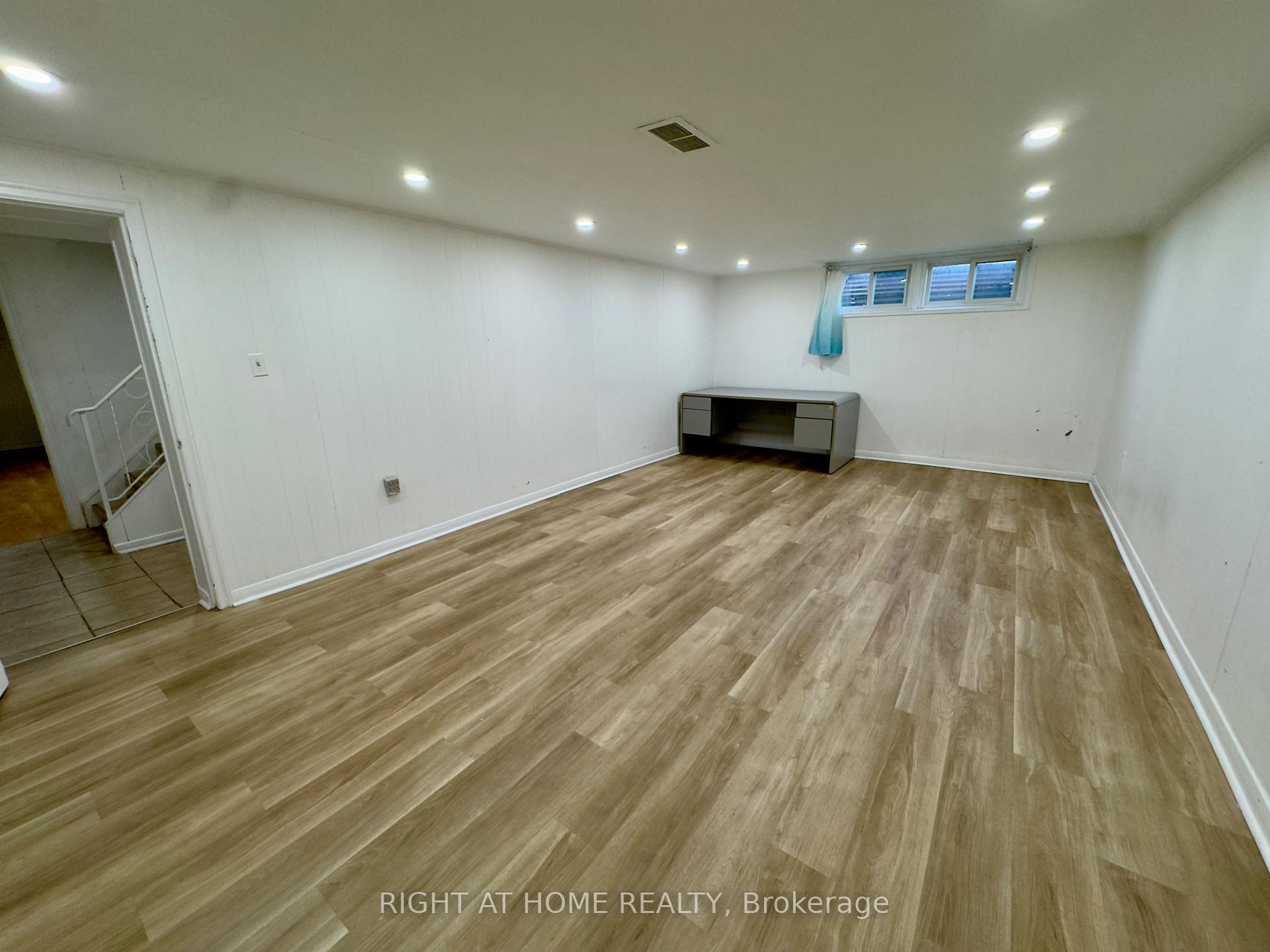 Photo 13 of 48 Masterson Drive, St. Catharines, Glendale/Glenridge — HOMEH