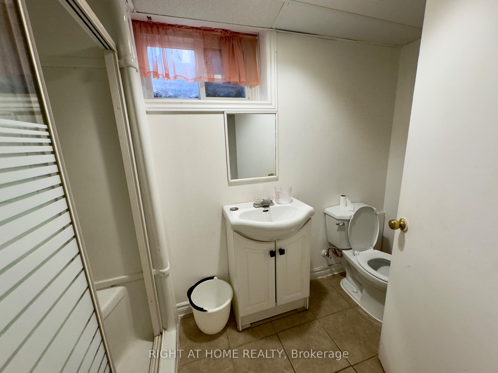 Photo 15 of 48 Masterson Drive, St. Catharines, Glendale/Glenridge — HOMEH