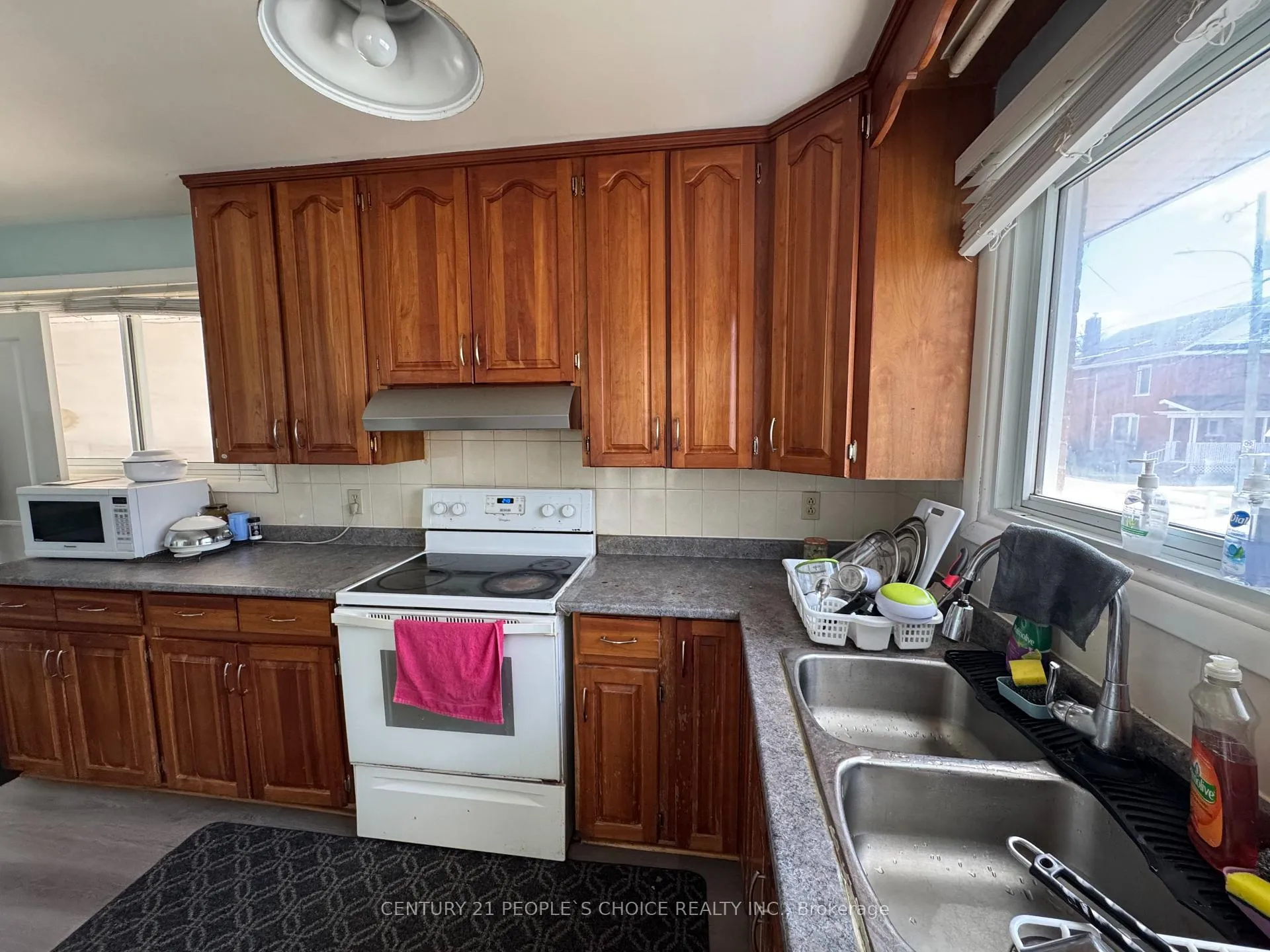 Photo 4 of 57 Sinclair Street, Belleville, Belleville Ward — HOMEH