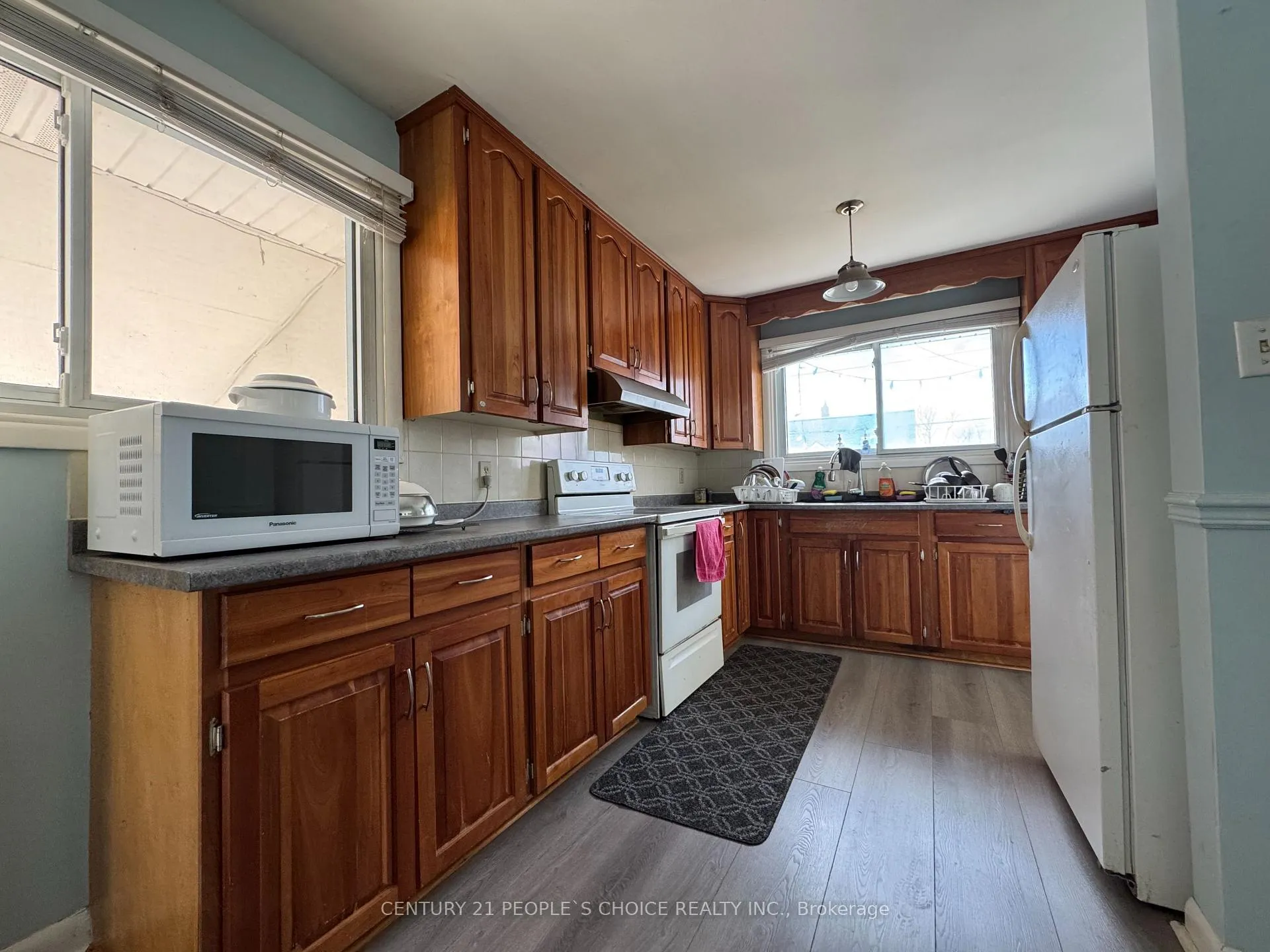 Photo 5 of 57 Sinclair Street, Belleville, Belleville Ward — HOMEH