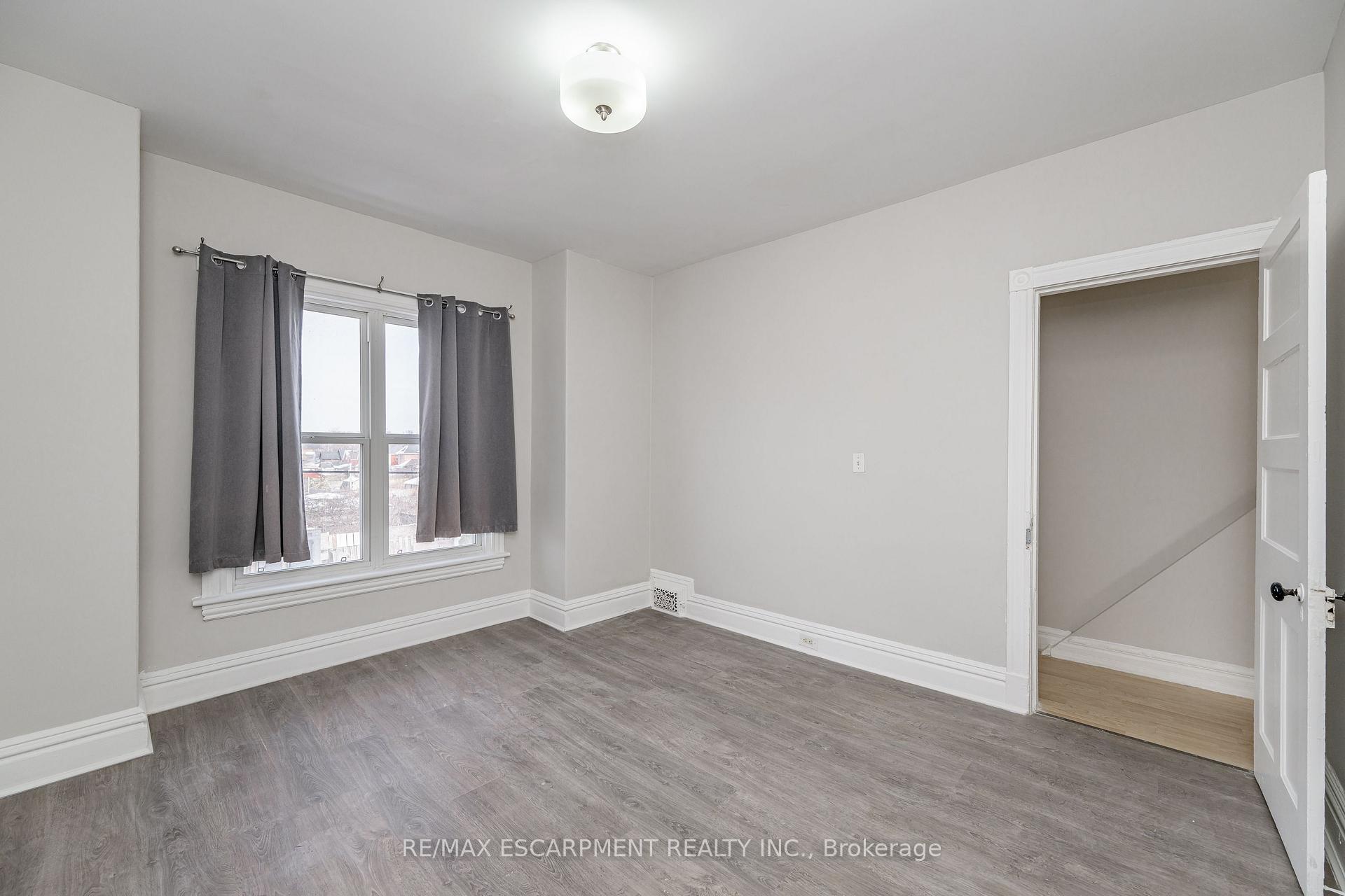 Photo 6 of 388 Wilson Street, Hamilton, Landsdale — HOMEH