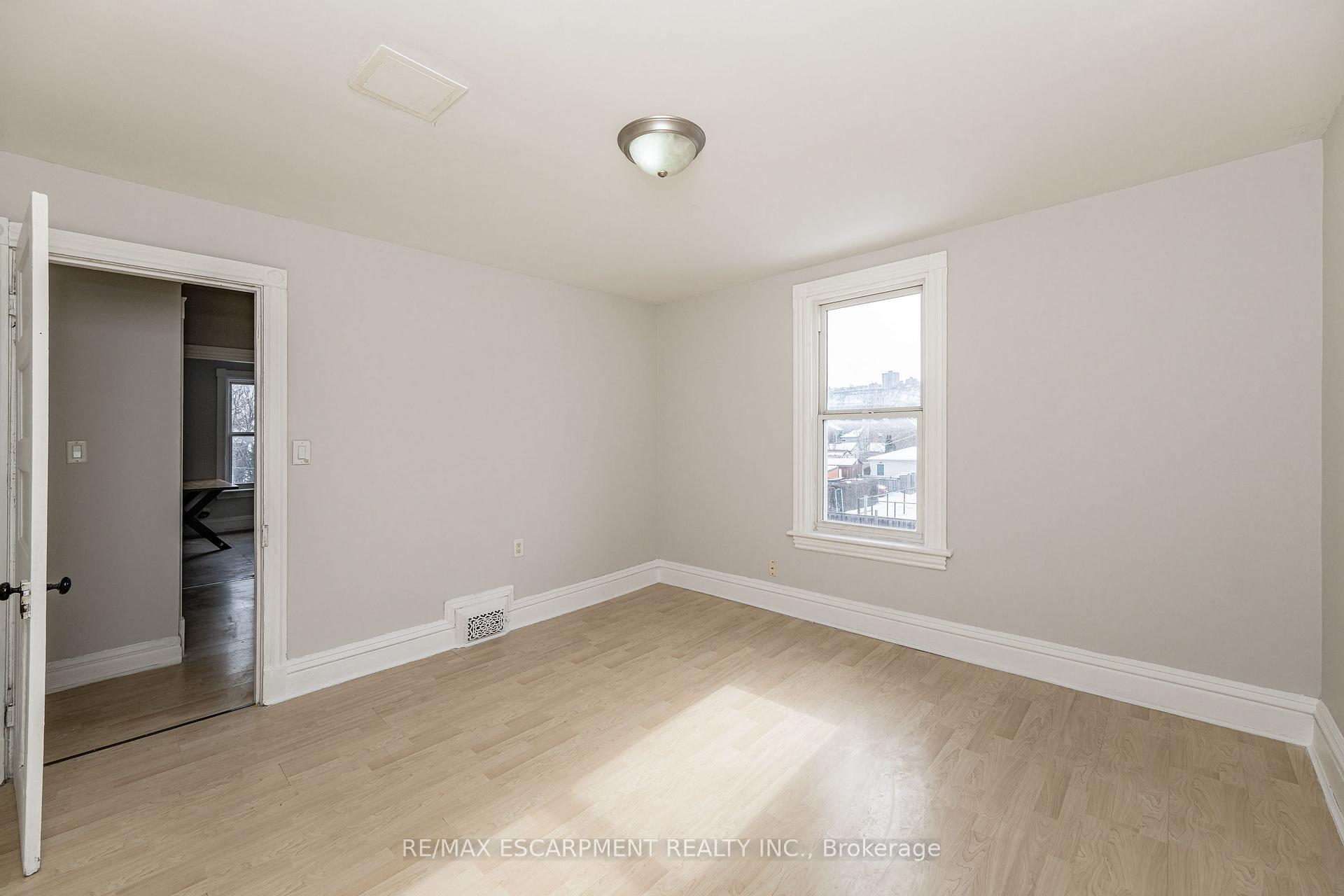 Photo 10 of 388 Wilson Street, Hamilton, Landsdale — HOMEH