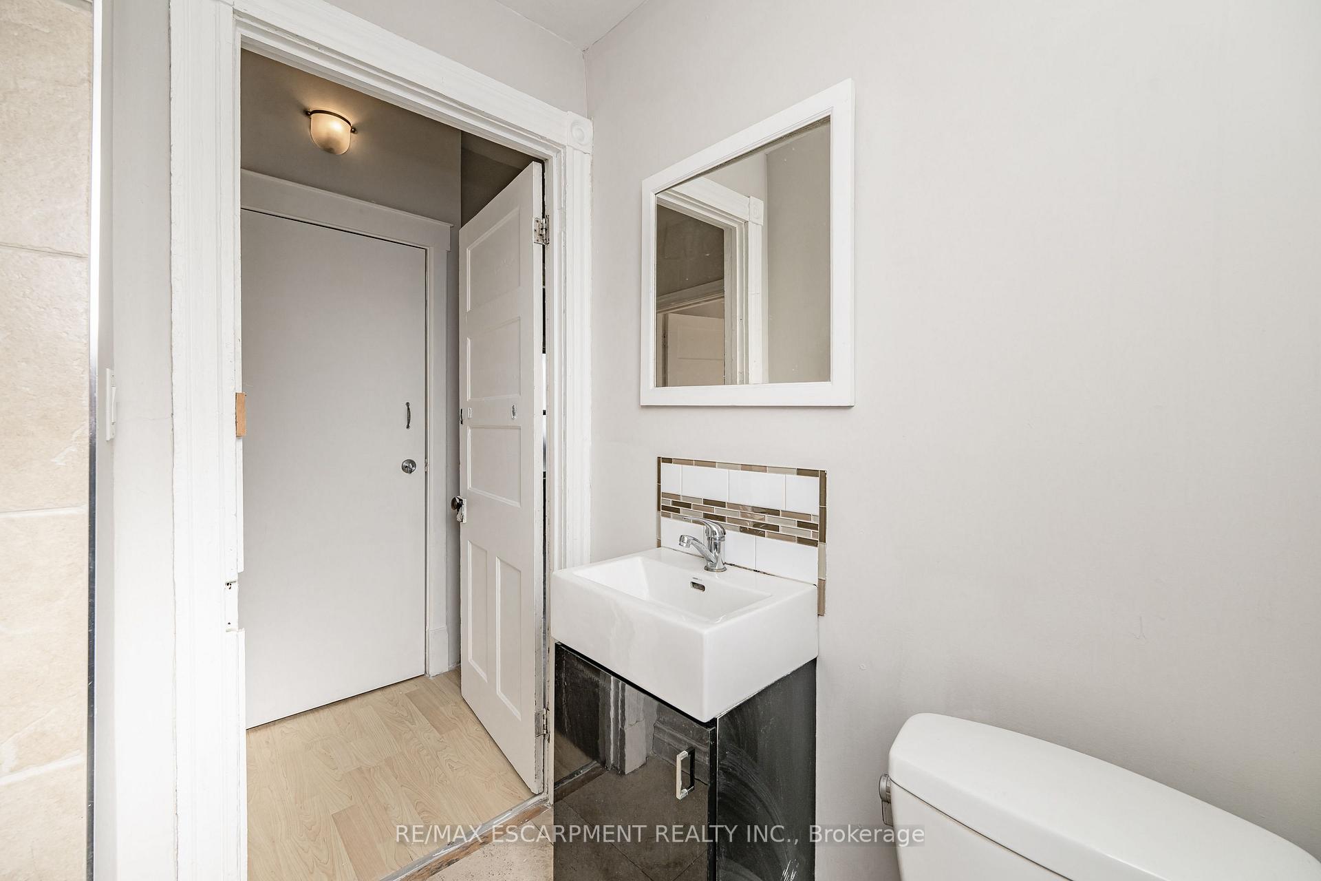 Photo 17 of 388 Wilson Street, Hamilton, Landsdale — HOMEH