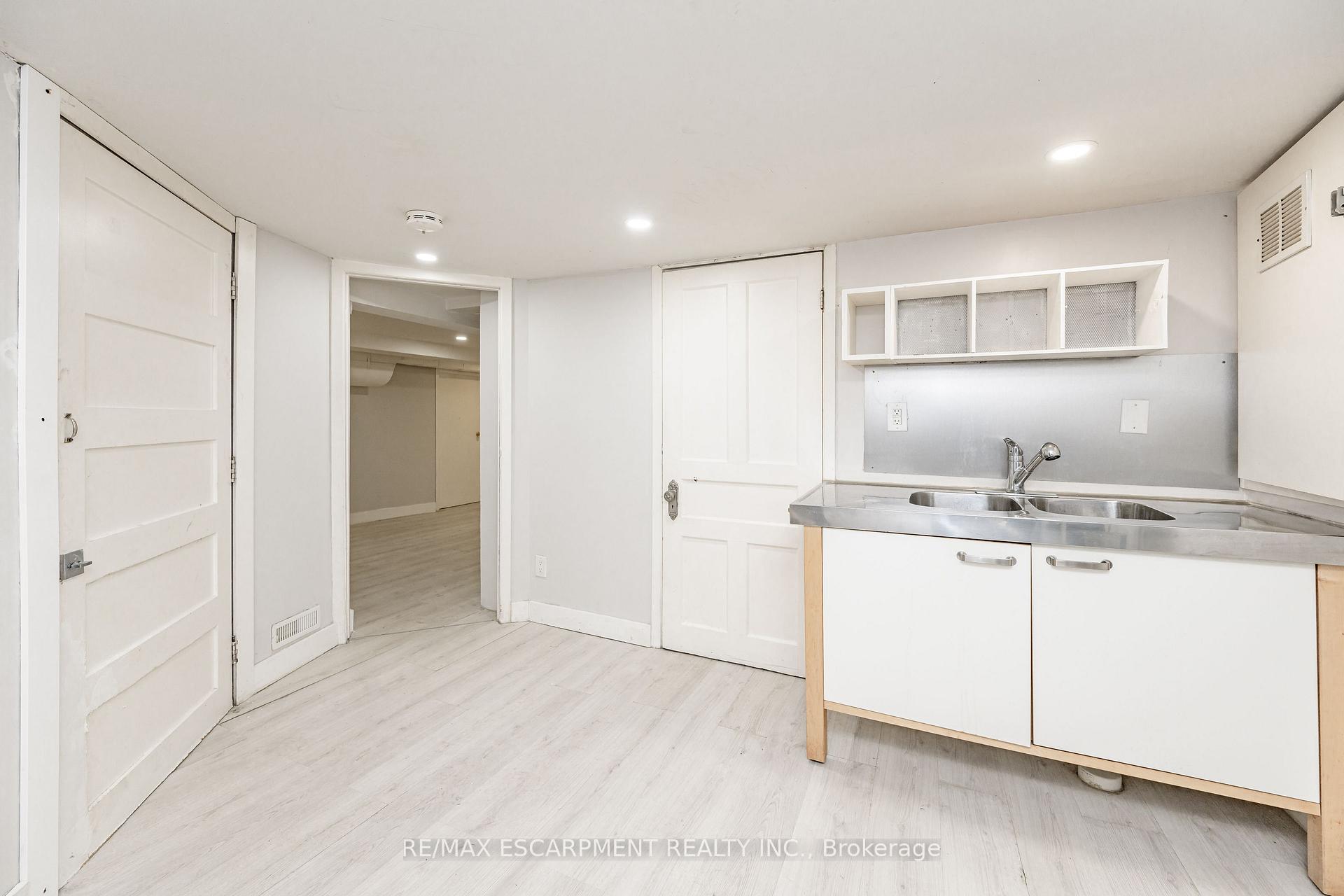 Photo 23 of 388 Wilson Street, Hamilton, Landsdale — HOMEH