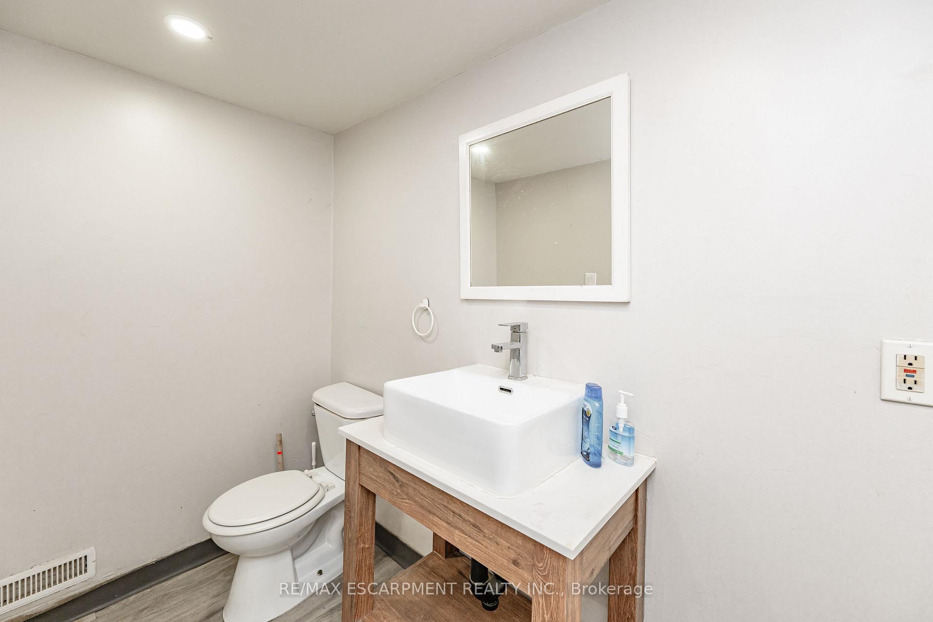Photo 25 of 388 Wilson Street, Hamilton, Landsdale — HOMEH