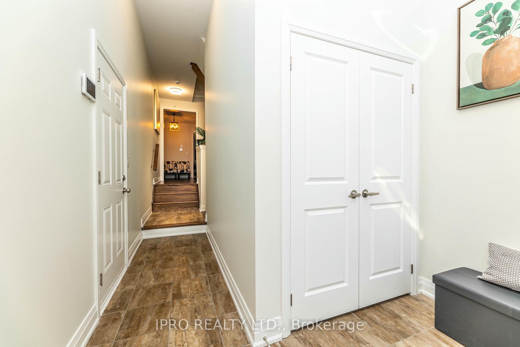 Photo 2 of 7 Dalbeattie Drive, Brampton, Bram West — HOMEH