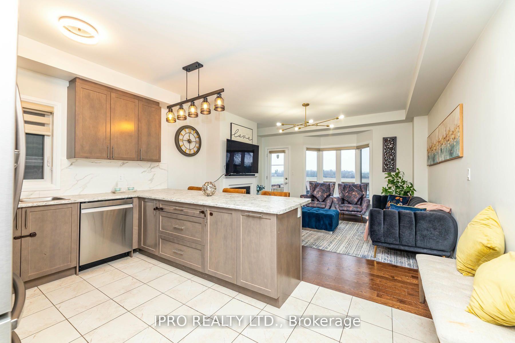 Photo 8 of 7 Dalbeattie Drive, Brampton, Bram West — HOMEH