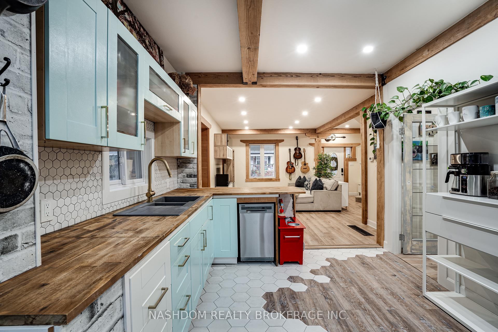 Photo 11 of 157 East 19th Street, Hamilton, Inch Park — HOMEH