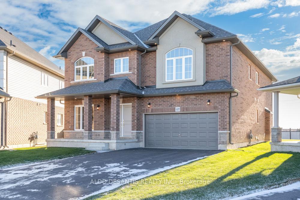 Photo 2 of 127 Rockledge Drive, Hamilton, Rural Glanbrook — HOMEH