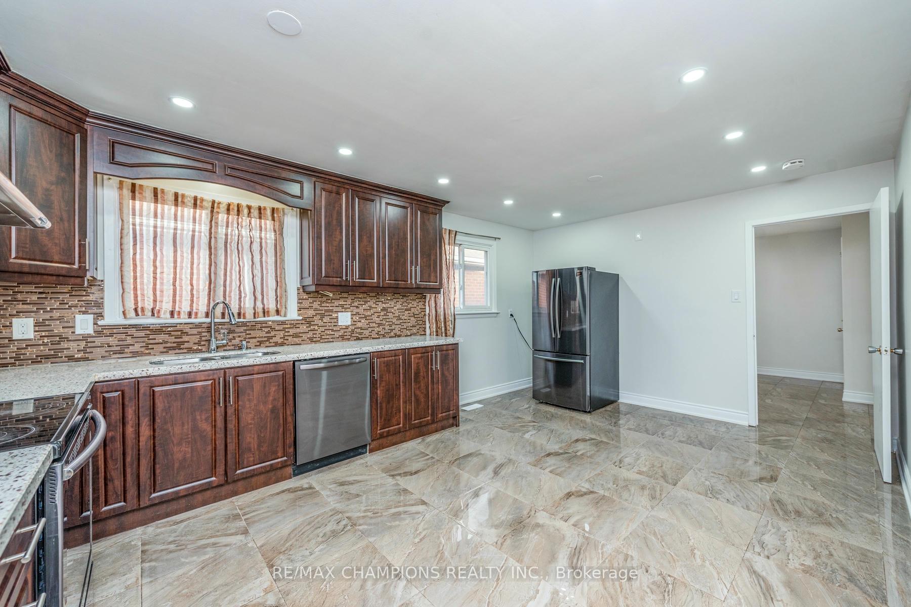 Photo 10 of 53 Jellicoe Crescent, Brampton, Northgate — HOMEH