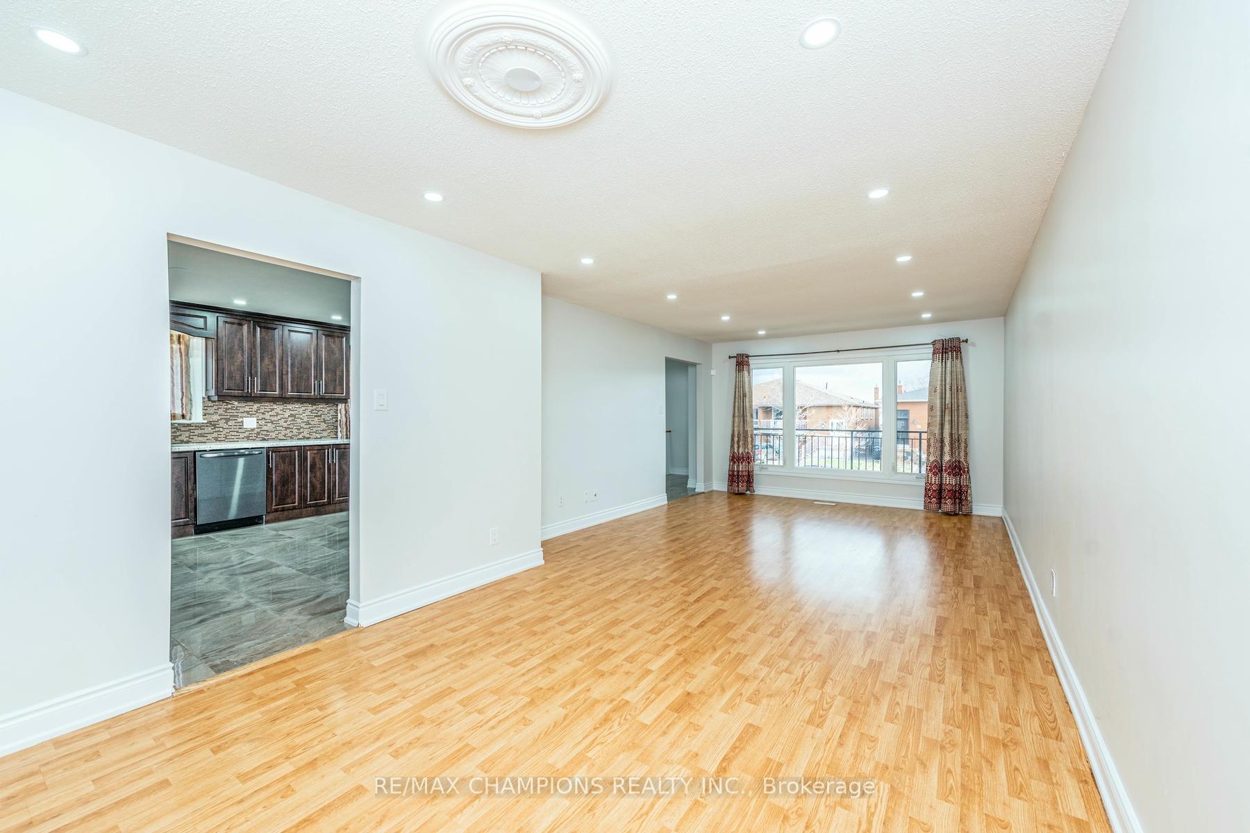 Photo 11 of 53 Jellicoe Crescent, Brampton, Northgate — HOMEH
