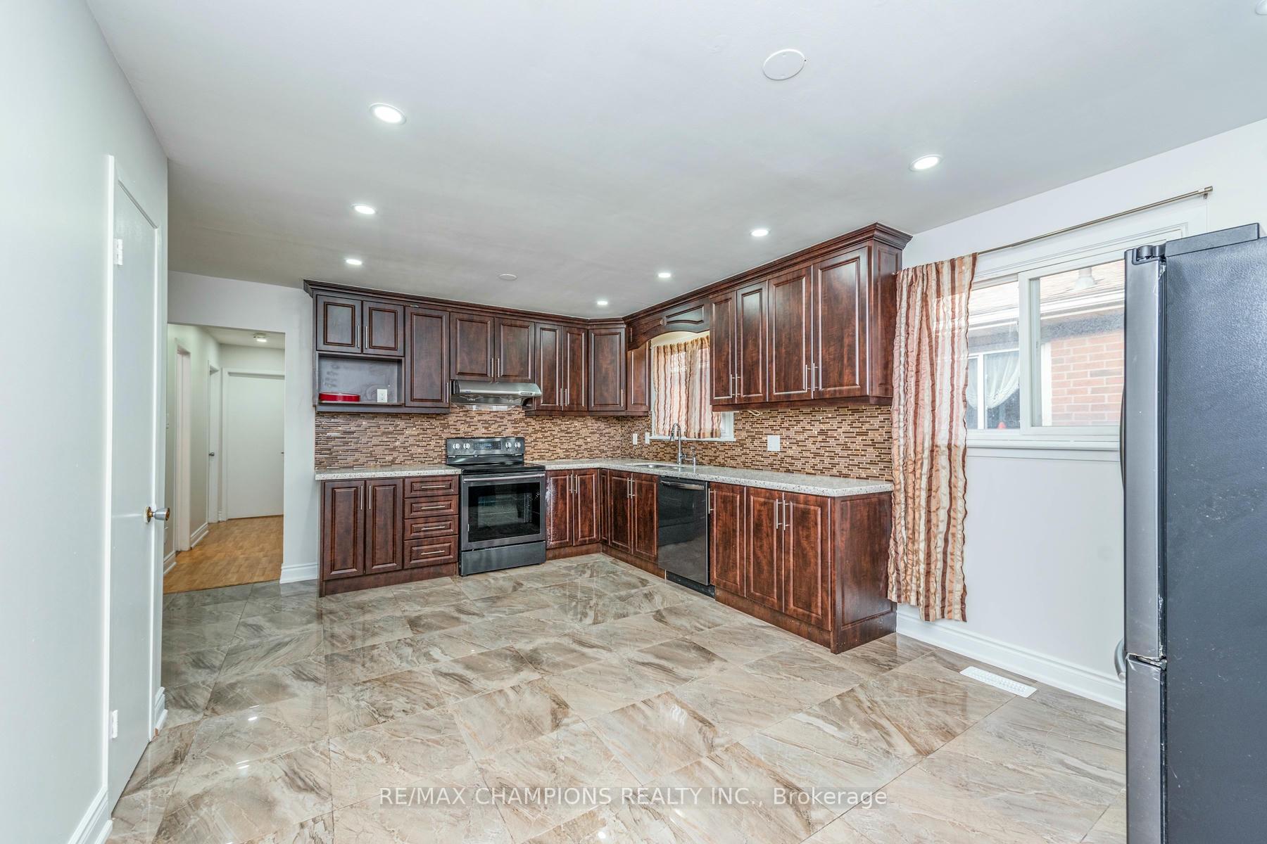 Photo 12 of 53 Jellicoe Crescent, Brampton, Northgate — HOMEH