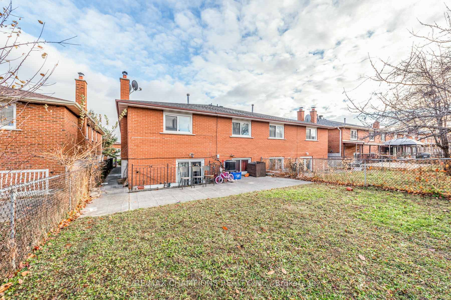 Photo 30 of 53 Jellicoe Crescent, Brampton, Northgate — HOMEH