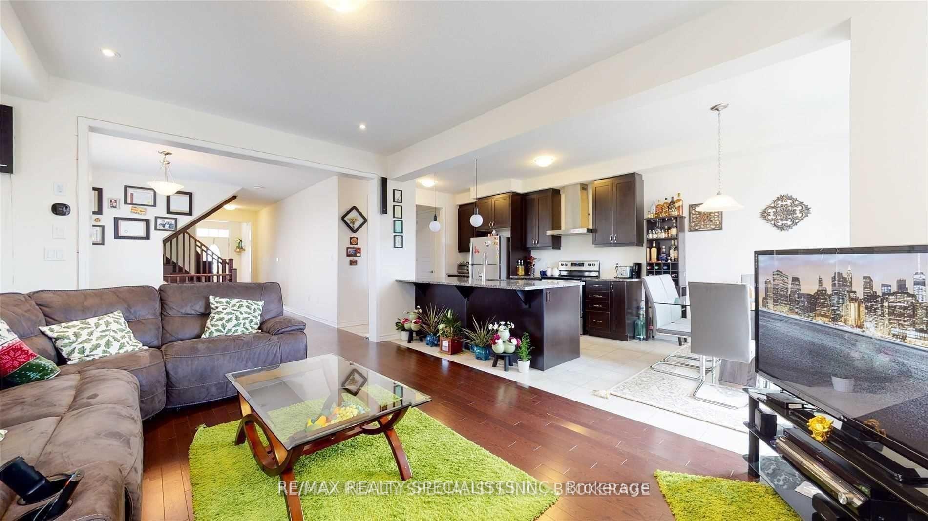 Photo 7 of 115 Wannamaker Crescent, Cambridge, Hagey — HOMEH