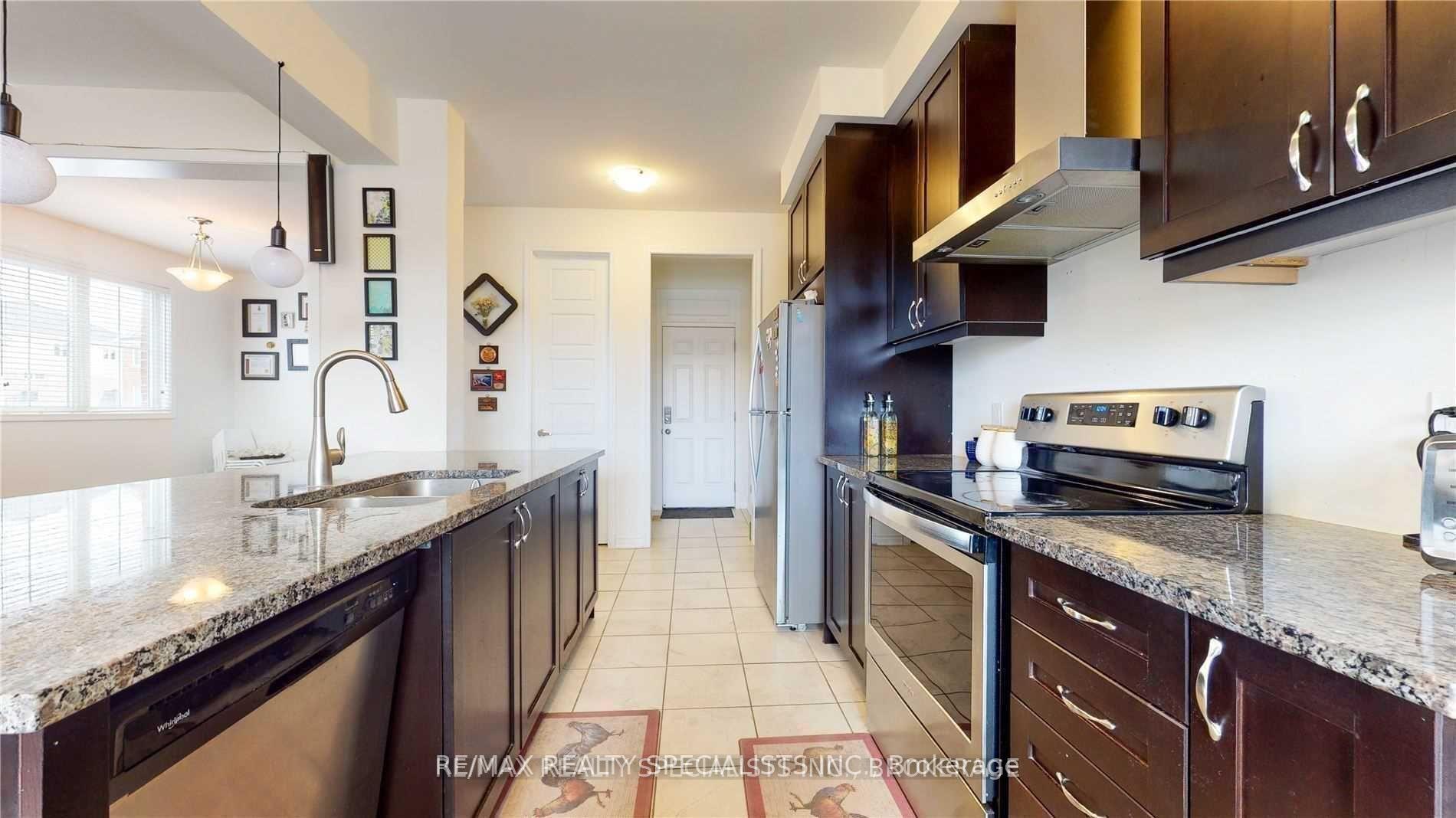 Photo 13 of 115 Wannamaker Crescent, Cambridge, Hagey — HOMEH