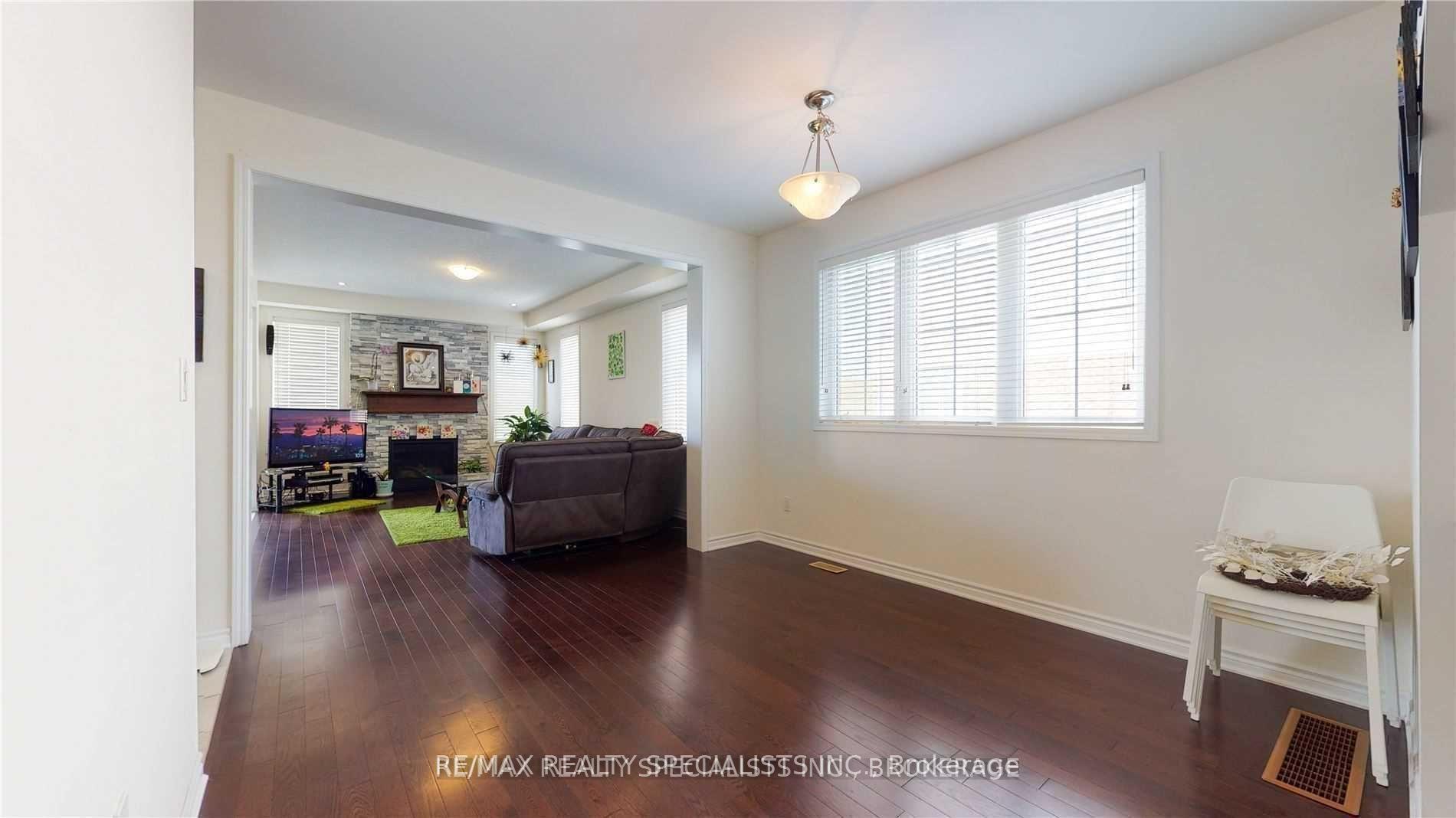 Photo 14 of 115 Wannamaker Crescent, Cambridge, Hagey — HOMEH