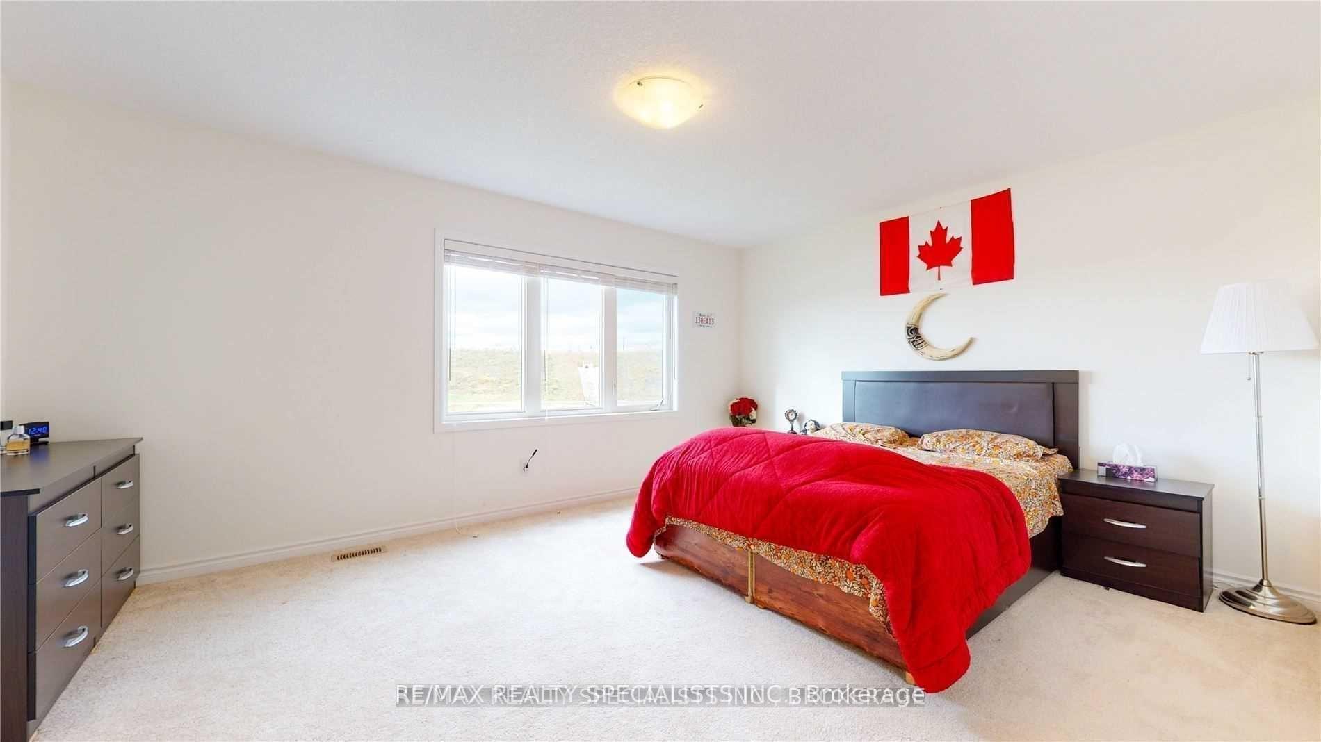 Photo 17 of 115 Wannamaker Crescent, Cambridge, Hagey — HOMEH