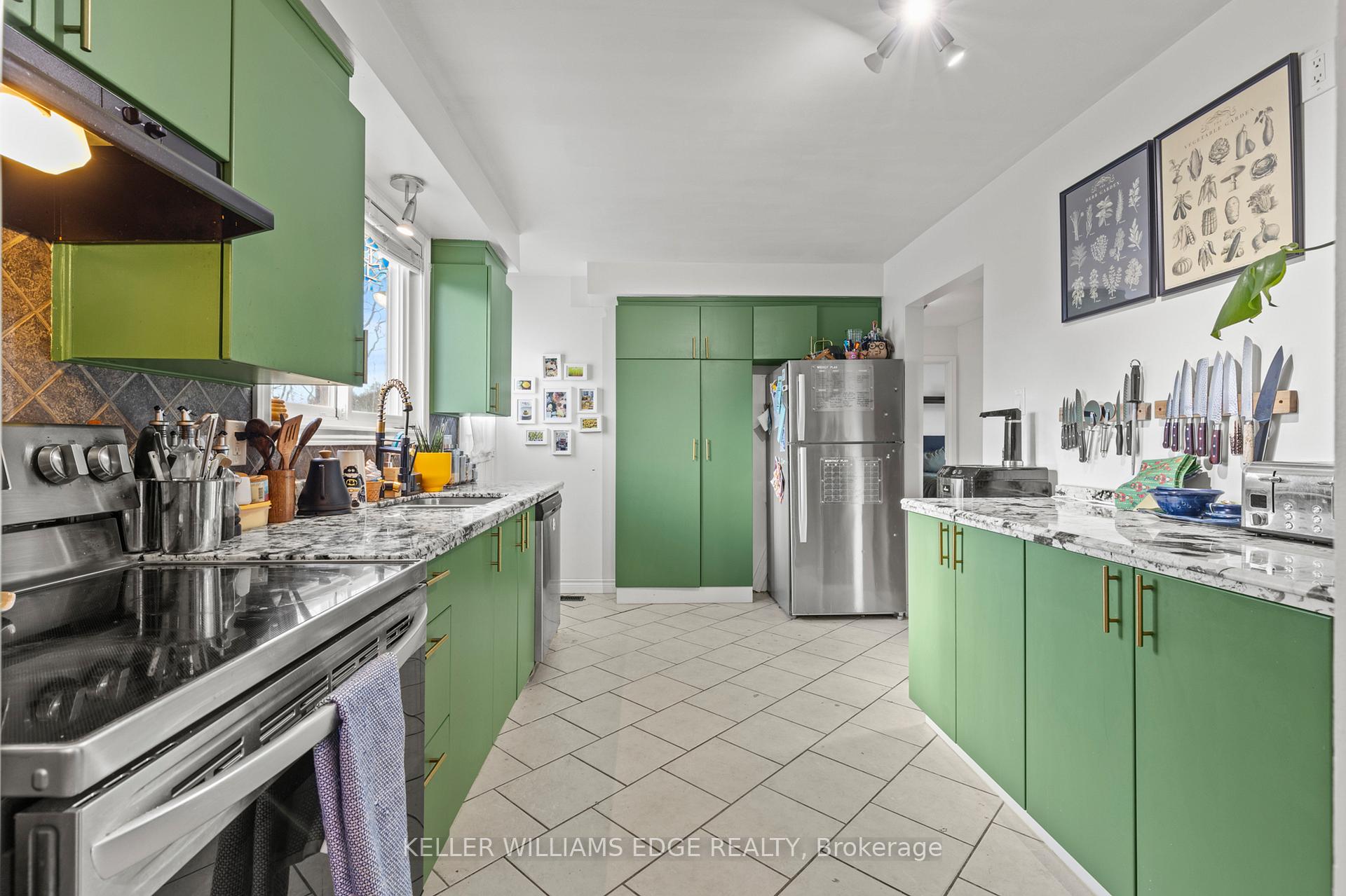 Photo 10 of 45 Greendale Drive, Hamilton, Gilkson — HOMEH
