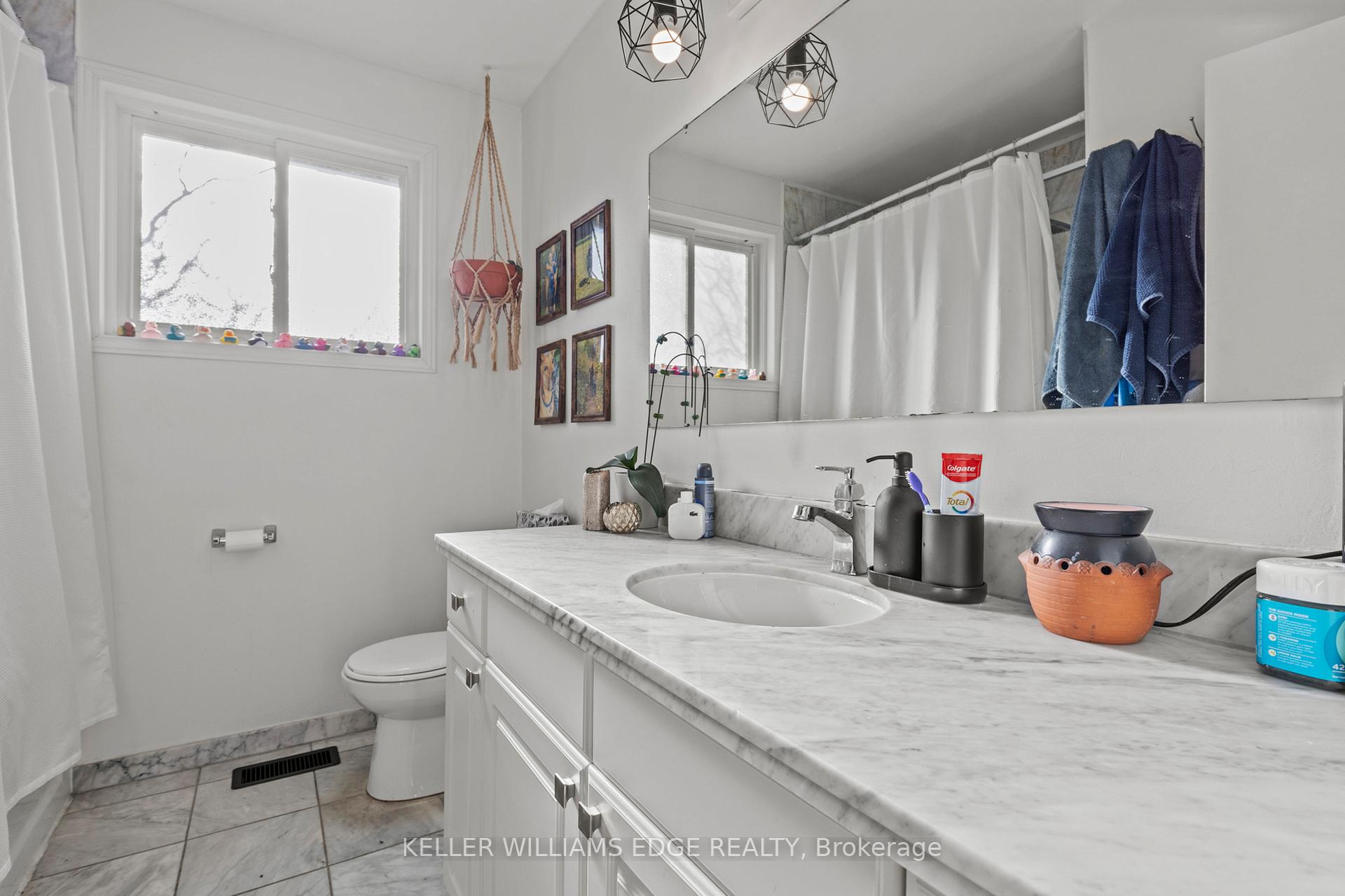 Photo 14 of 45 Greendale Drive, Hamilton, Gilkson — HOMEH
