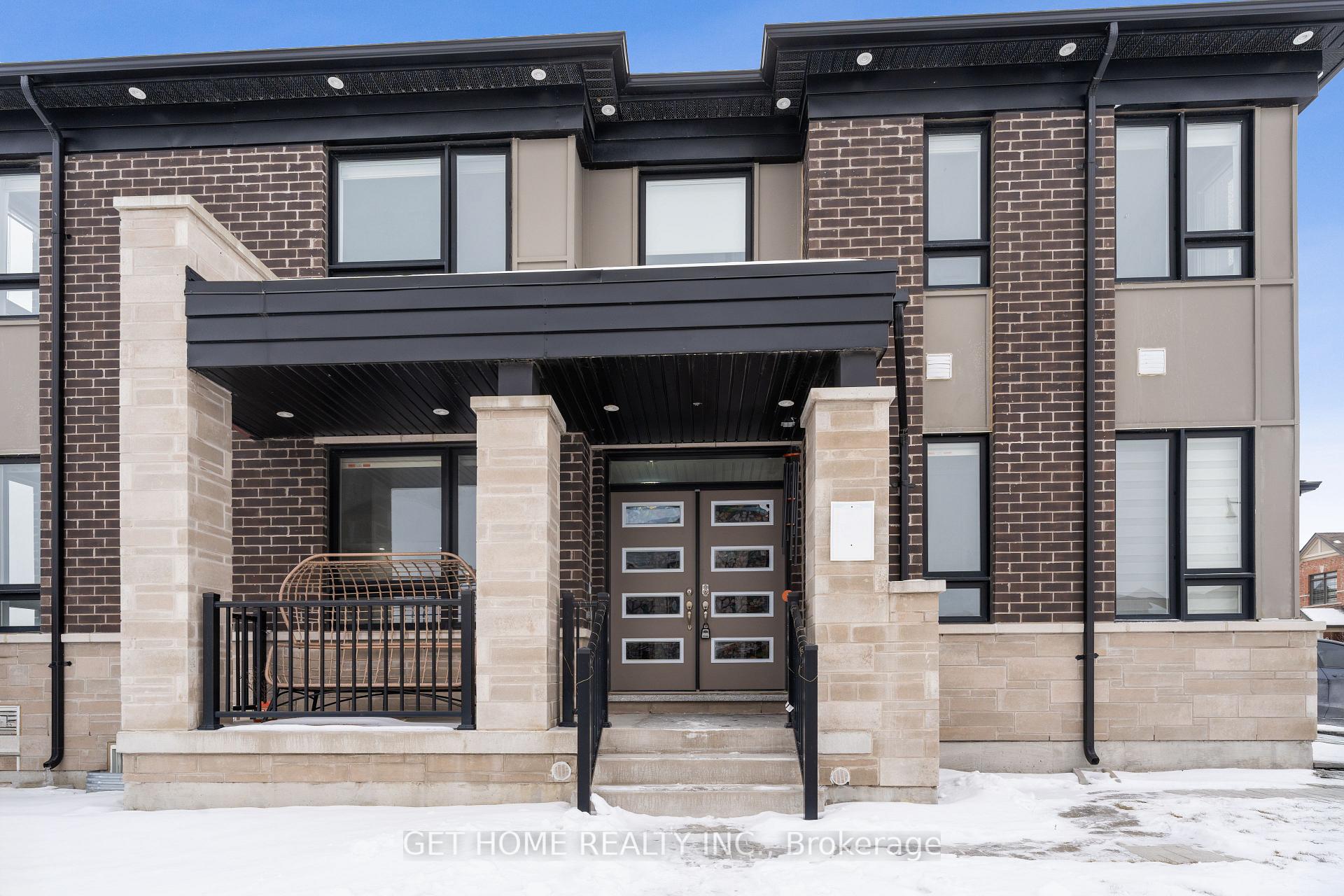 Photo 2 of 61 Circus Crescent, Brampton, Northwest Brampton — HOMEH