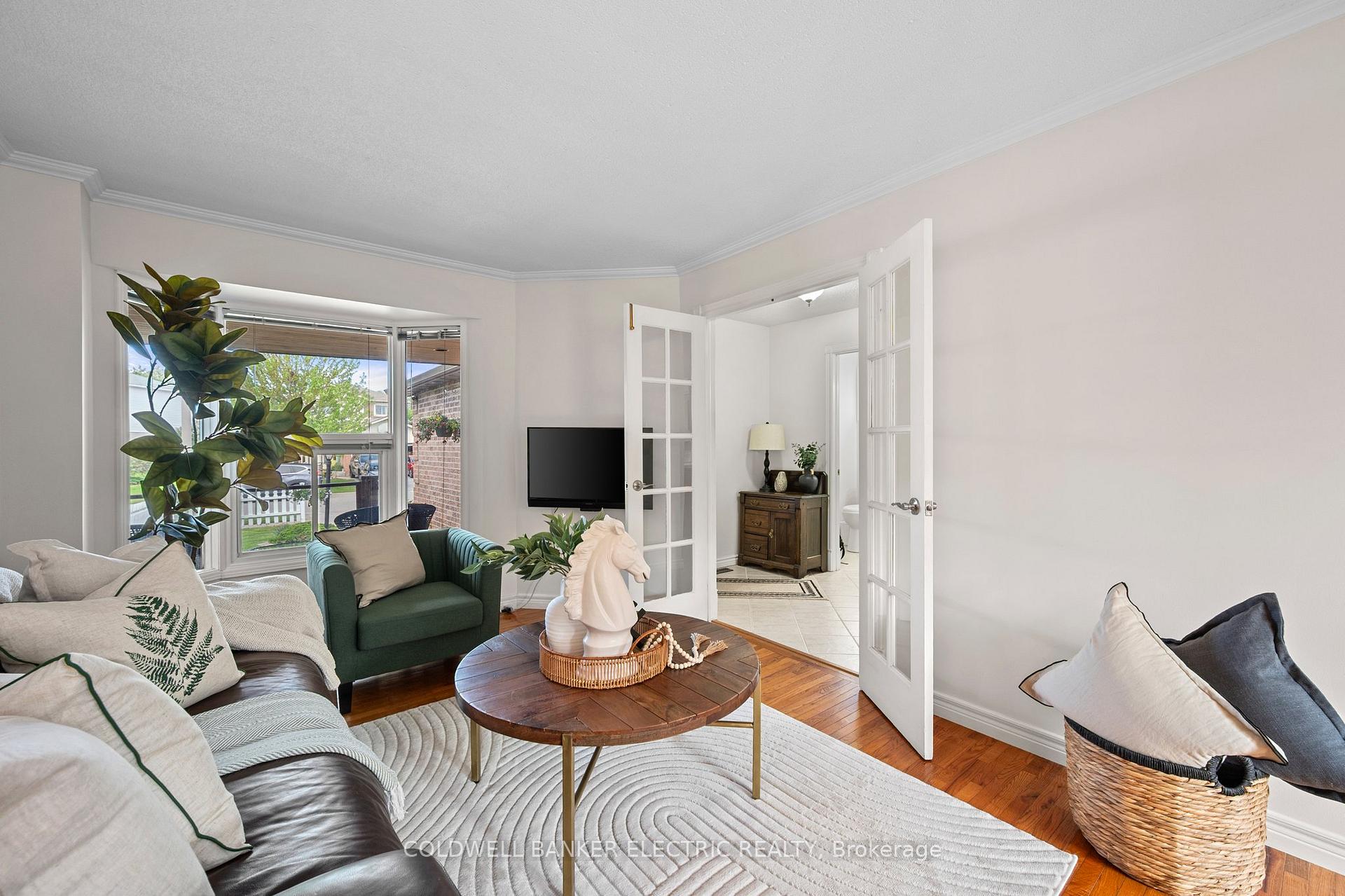 Photo 7 of 55 Barnes Drive, Ajax, Central — HOMEH
