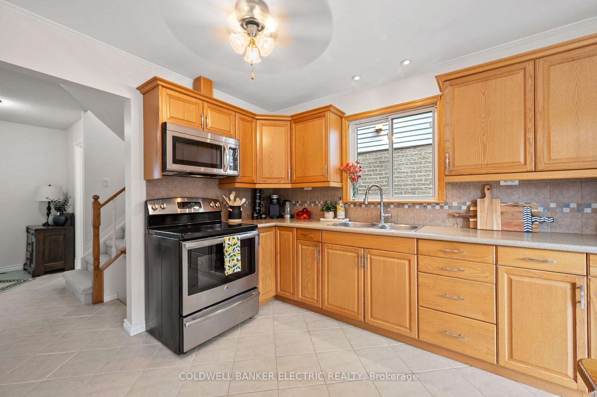 Photo 13 of 55 Barnes Drive, Ajax, Central — HOMEH