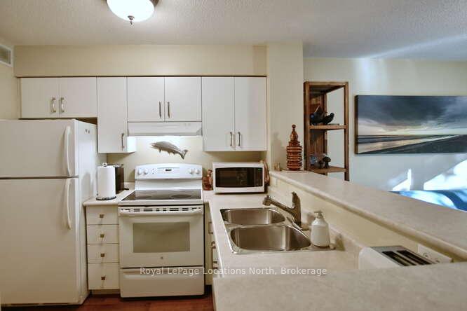 Photo 17 of 332 Mariners Way, Collingwood — HOMEH