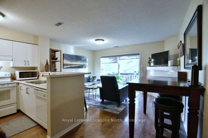 Photo 18 of 332 Mariners Way, Collingwood — HOMEH