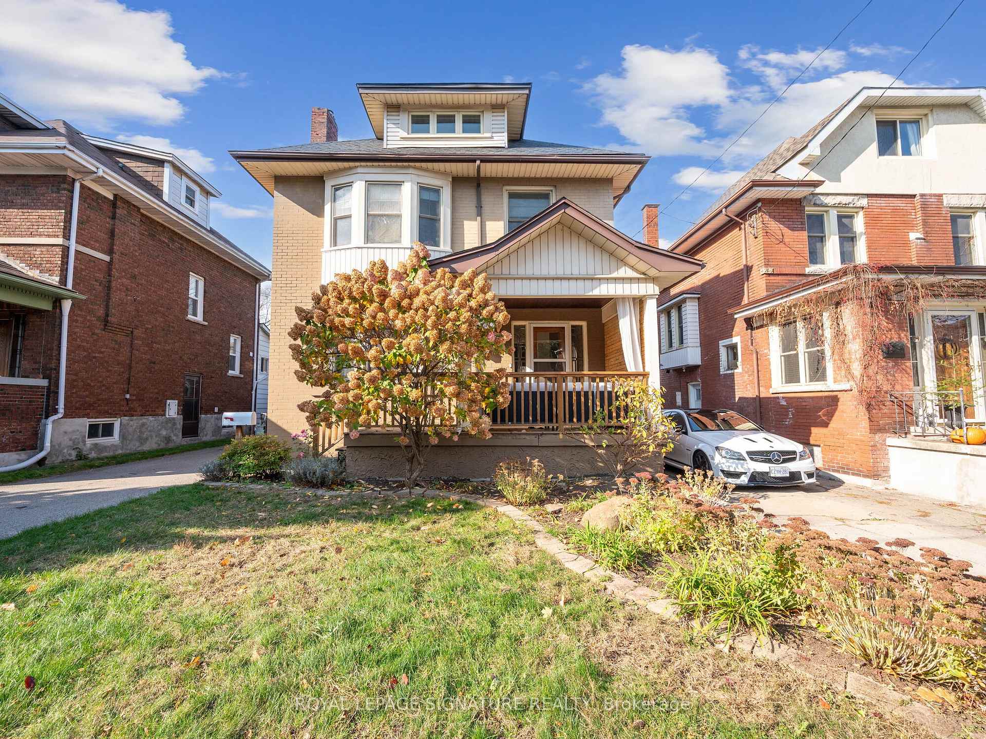 Front of 124 Eastbourne Avenue