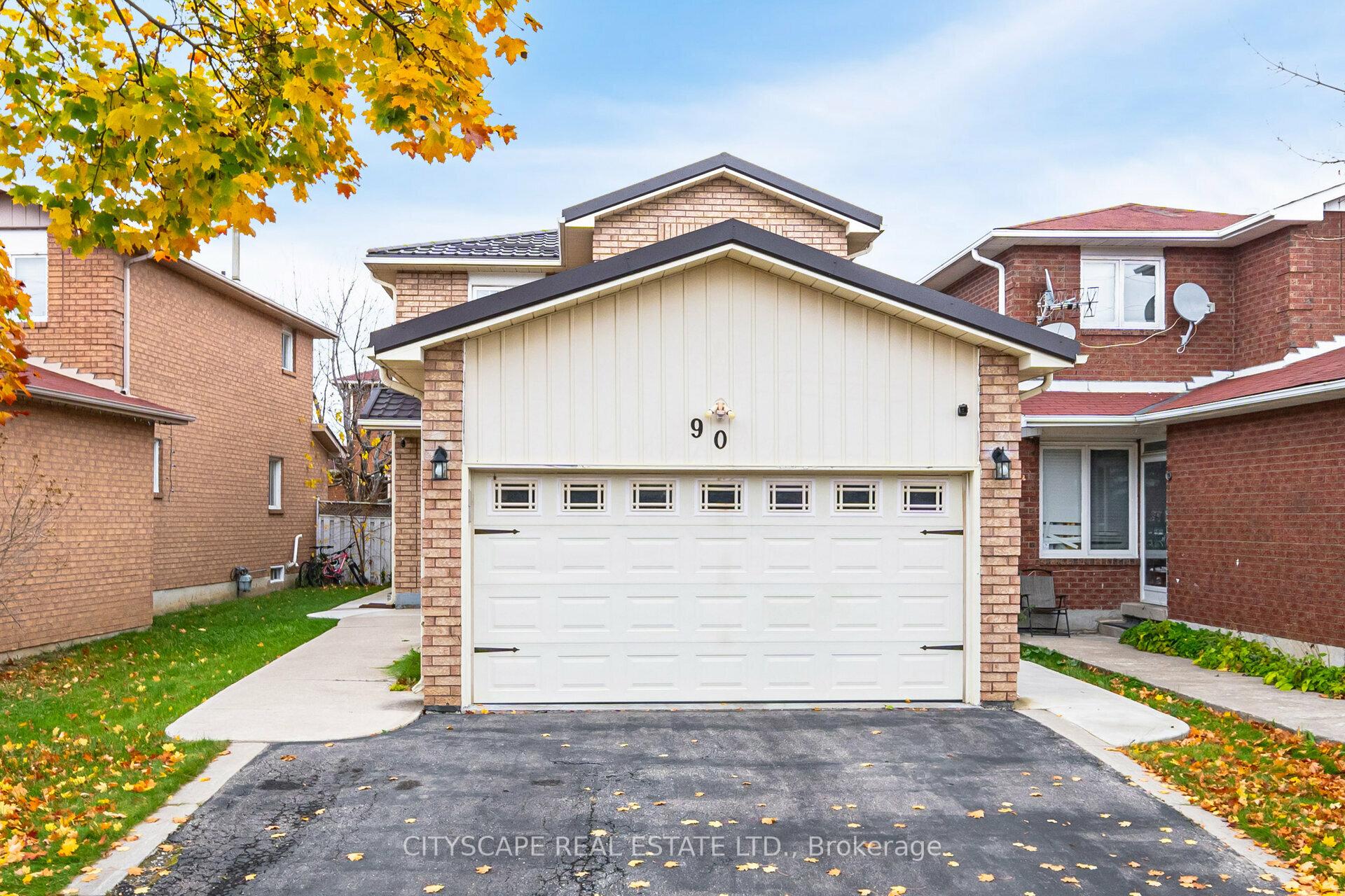 Photo 3 of 90 Toba Crescent, Brampton, Heart Lake East — HOMEH