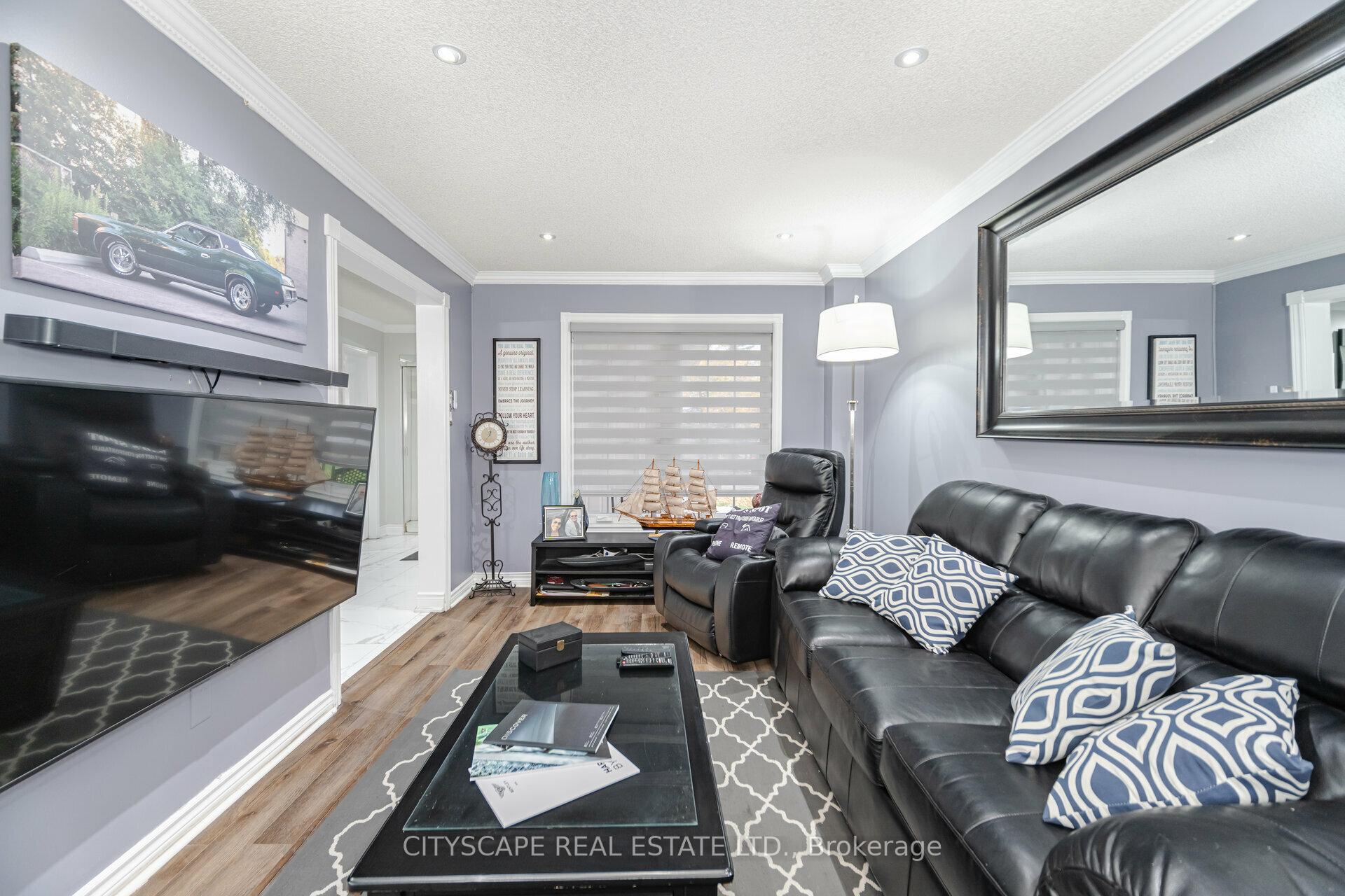 Photo 7 of 90 Toba Crescent, Brampton, Heart Lake East — HOMEH